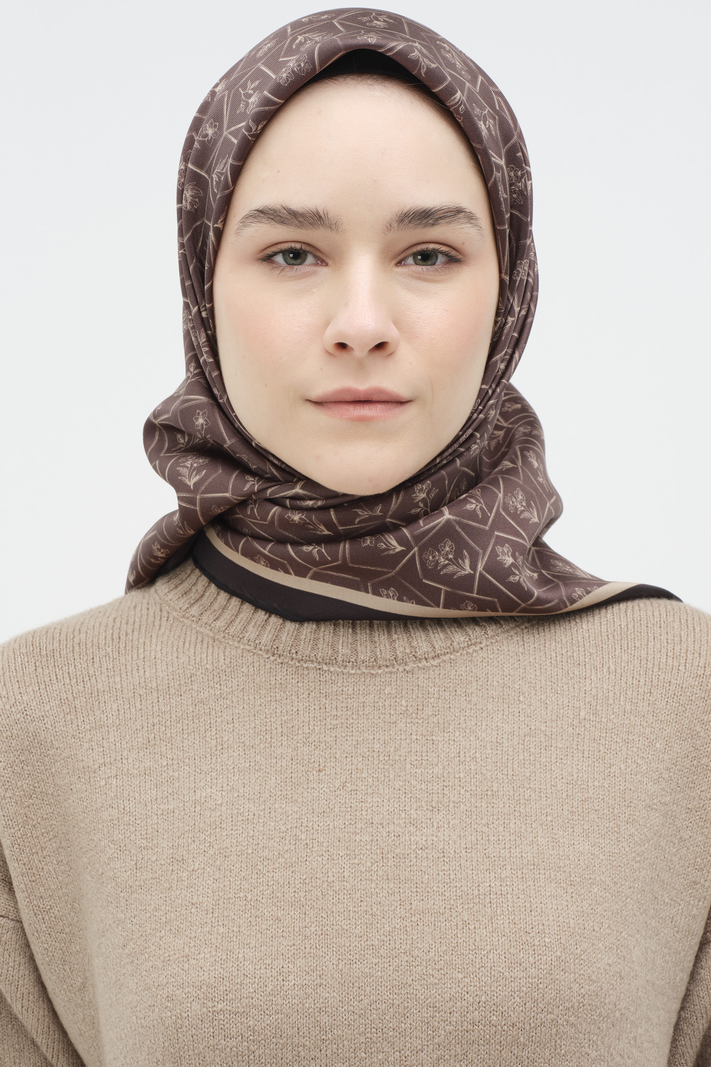 Çerçeveli Twill İpek Eşarp - Kahve TUGBA