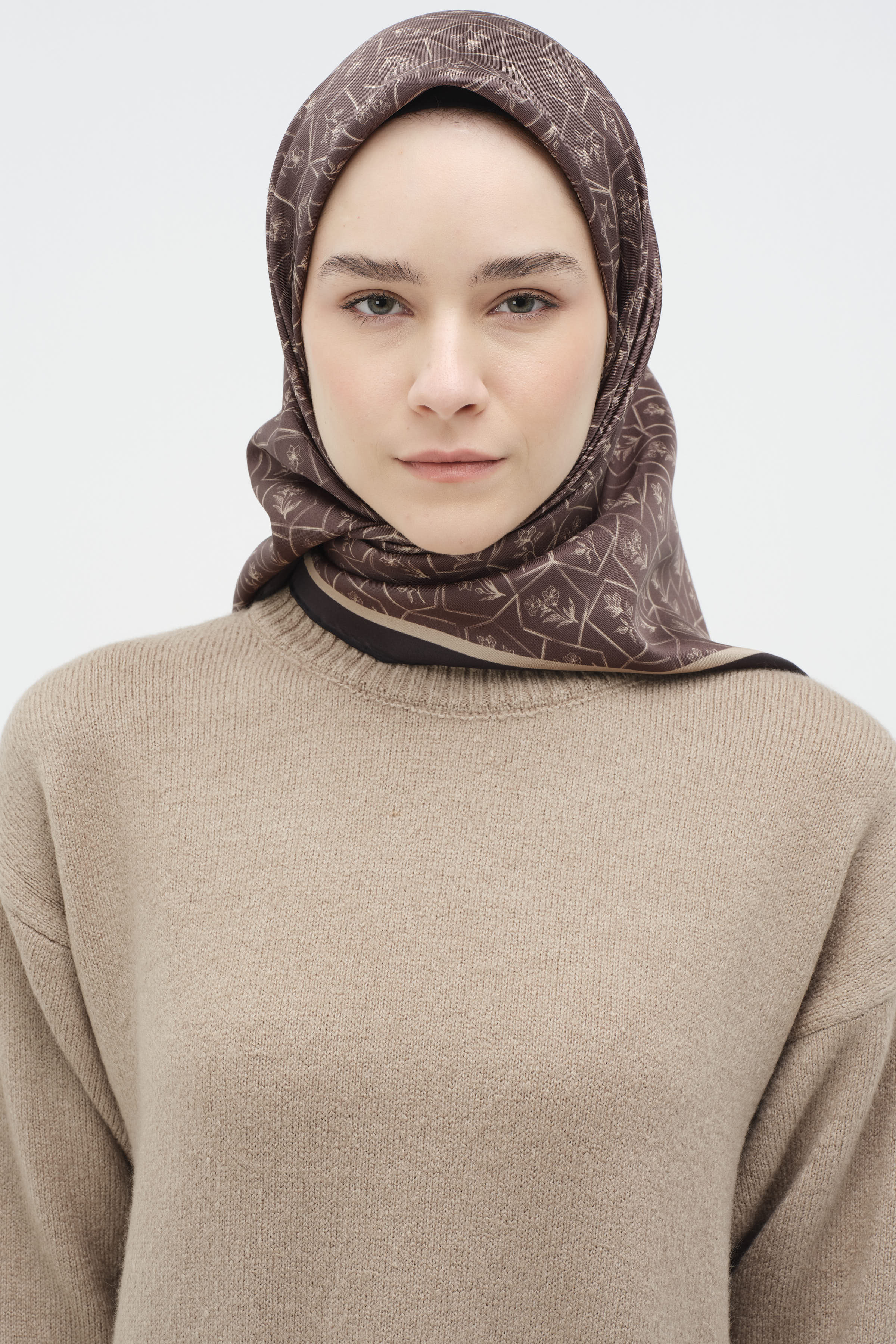 Çerçeveli Twill İpek Eşarp - Kahve TUGBA