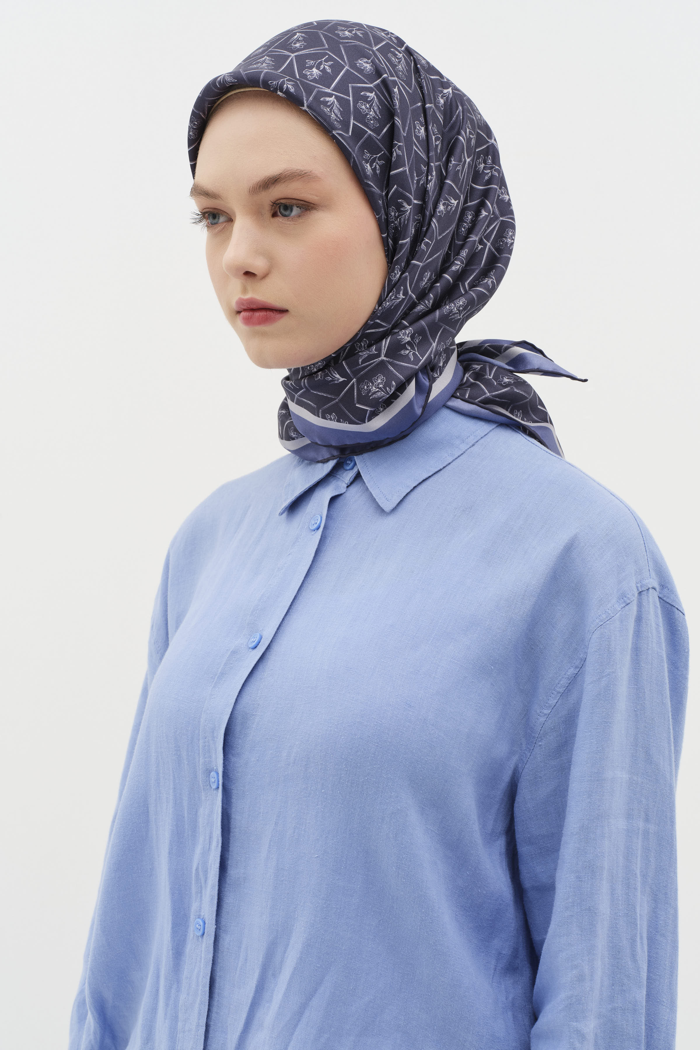 Çerçeveli Twill İpek Eşarp - Lacivert TUGBA