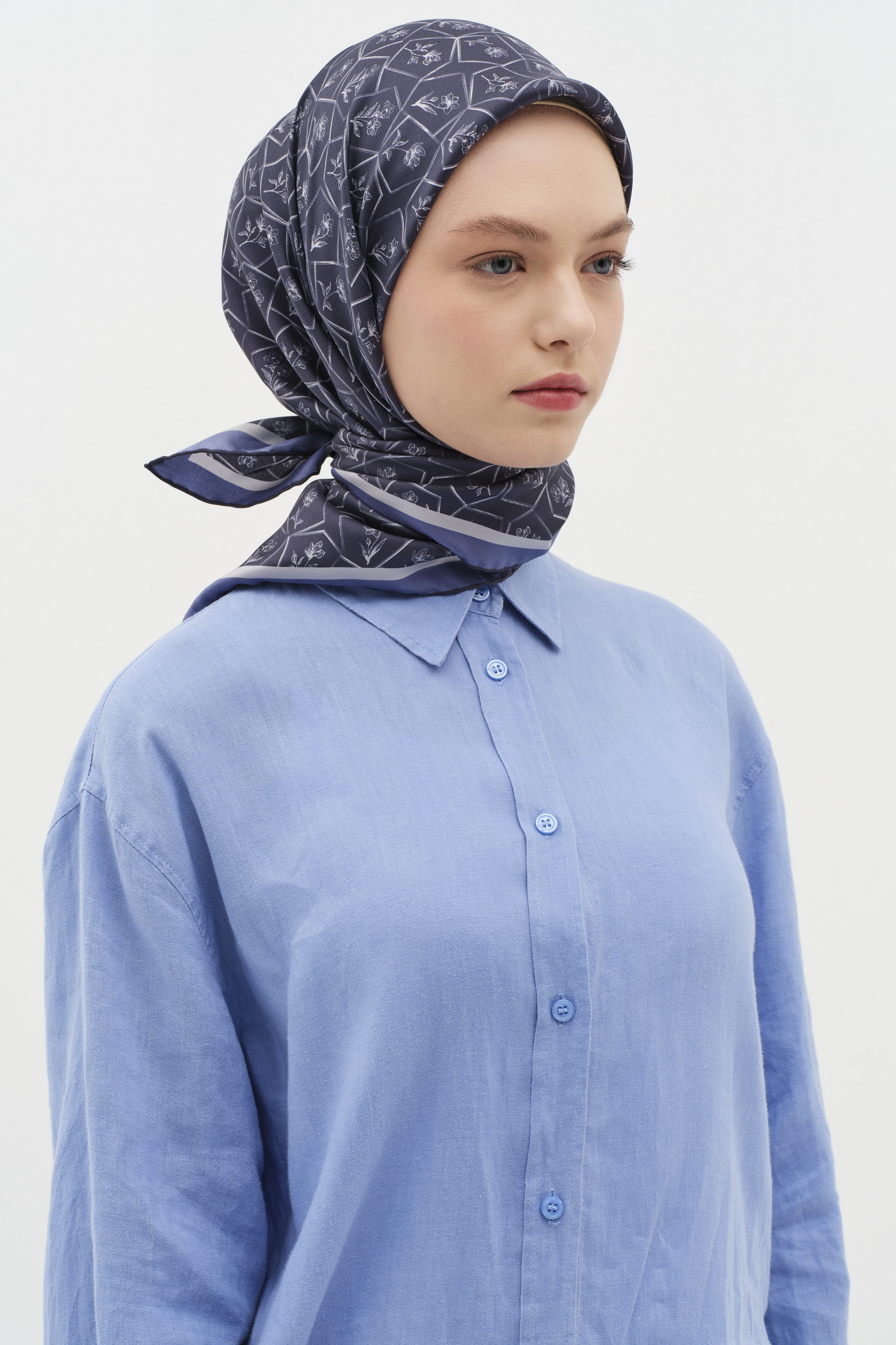 Çerçeveli Twill İpek Eşarp - Lacivert TUGBA