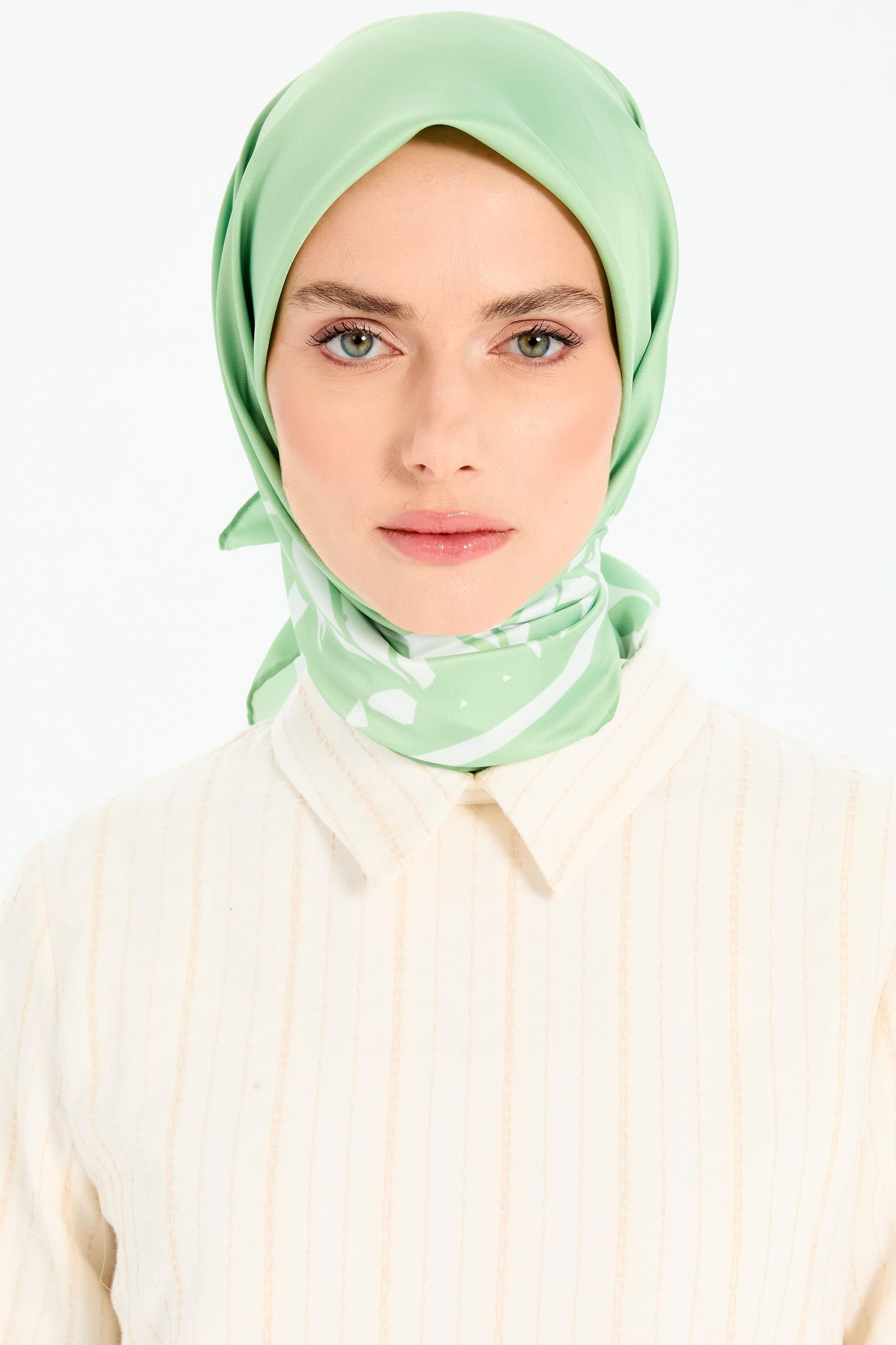 Çiçek Çerçeve Desenli Stil Eşarp - Açık Yeşil TUGBA