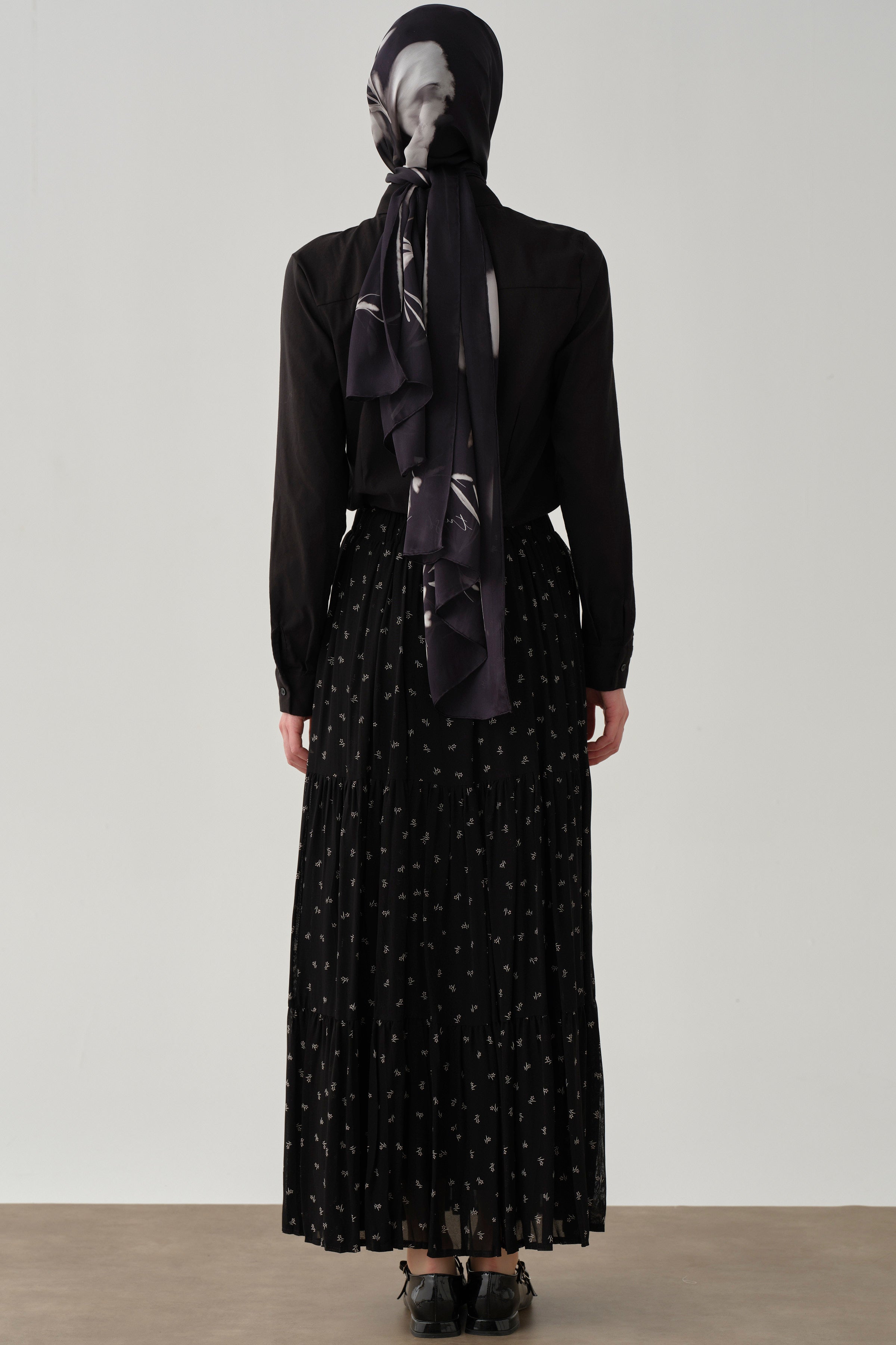 Çiçek Desenli Etek - Siyah TUGBA