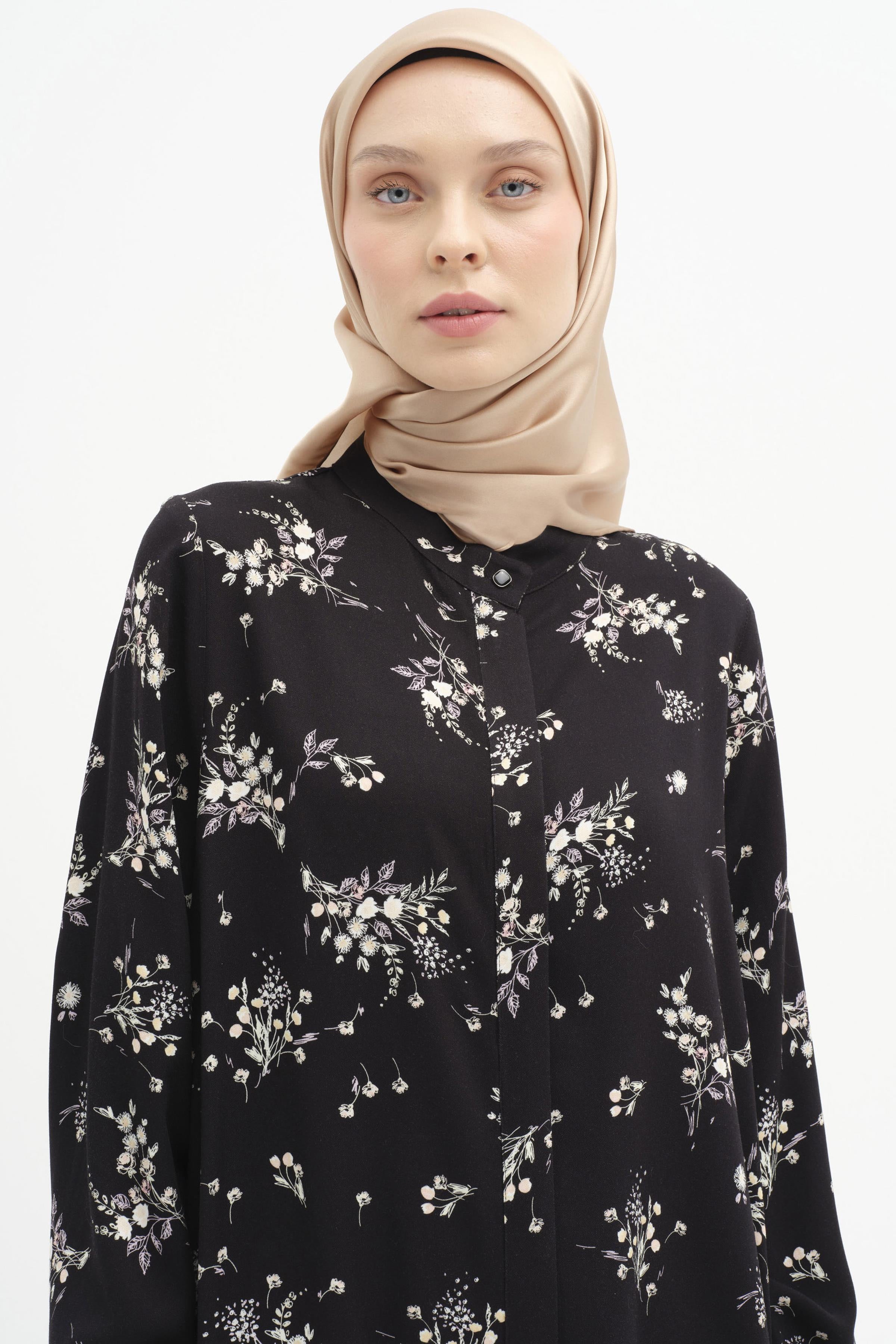 Çiçek Desenli Hakim Yaka Tunik - Siyah TUGBA