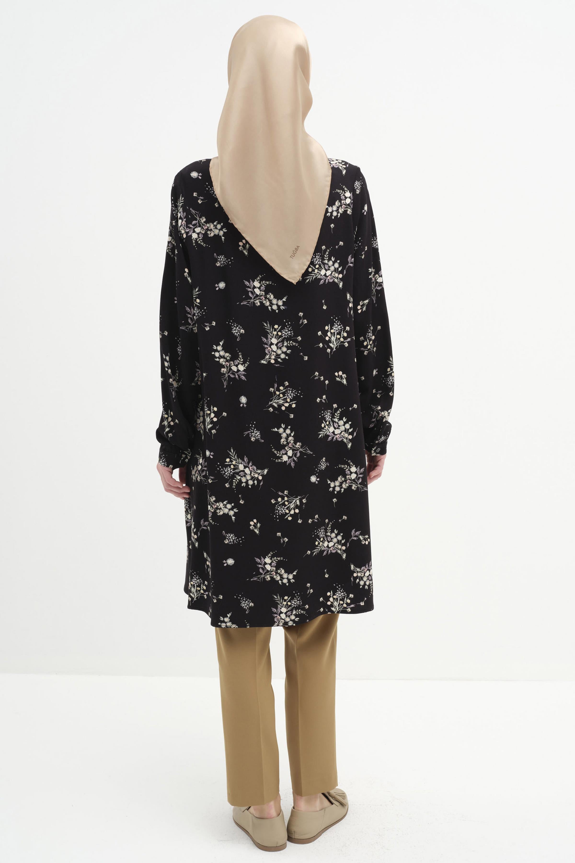 Çiçek Desenli Hakim Yaka Tunik - Siyah TUGBA