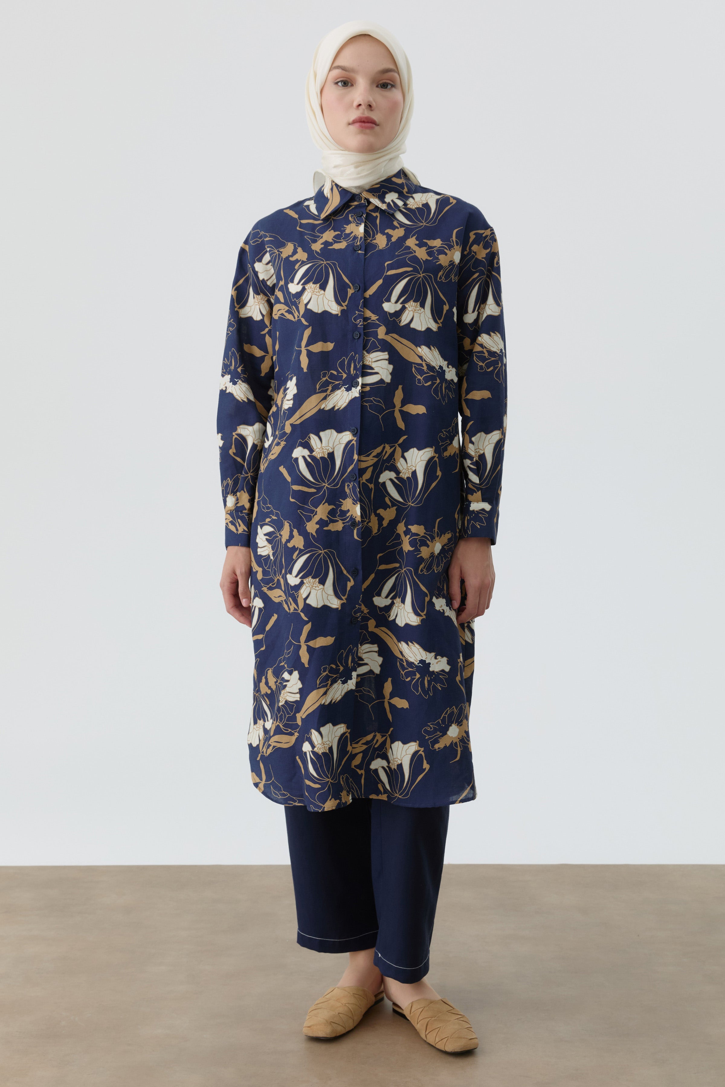 Çiçek Desenli Kemerli Tunik - Lacivert TUGBA