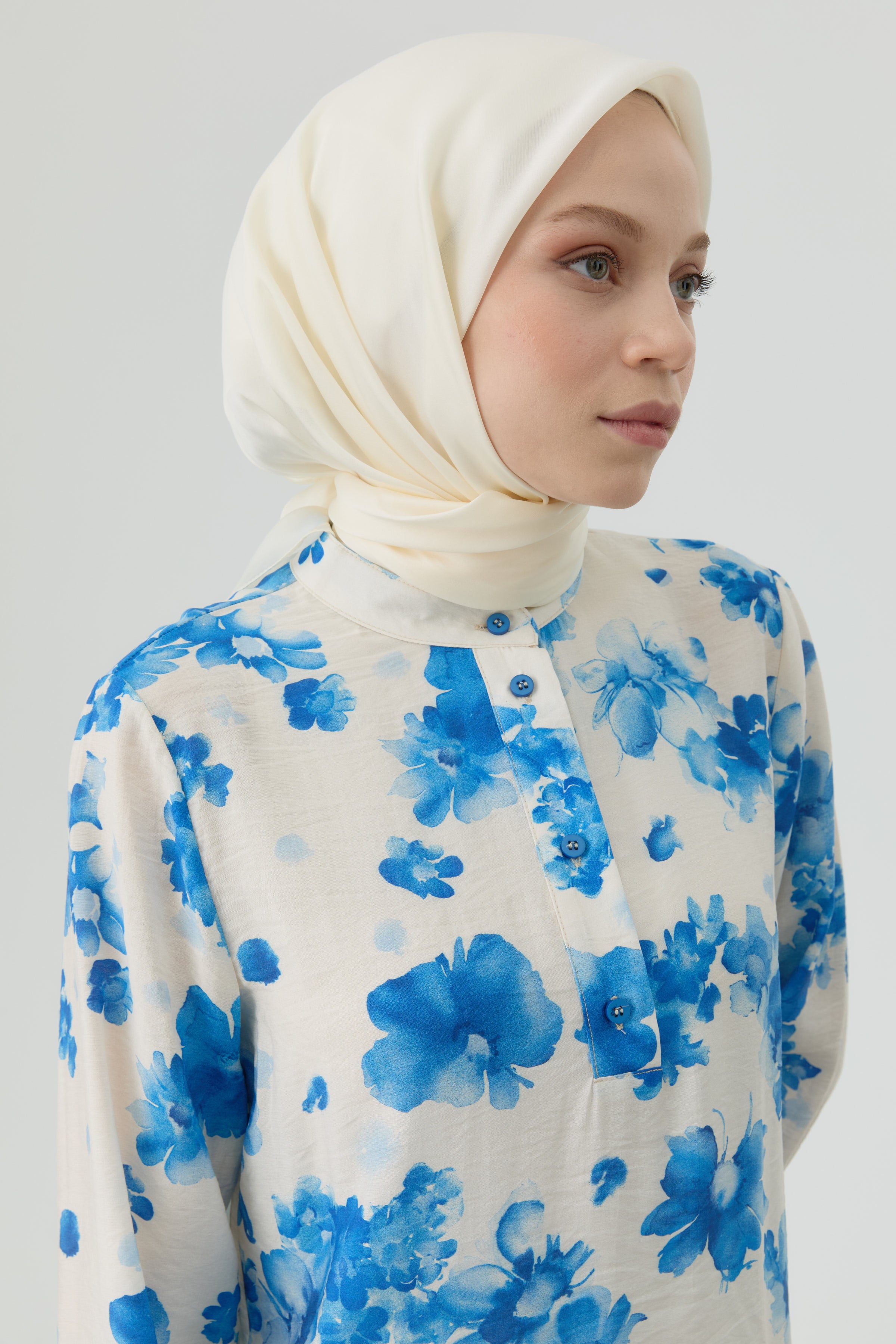 Çiçek Desenli Yırtmaçlı Tunik - Mavi TUGBA