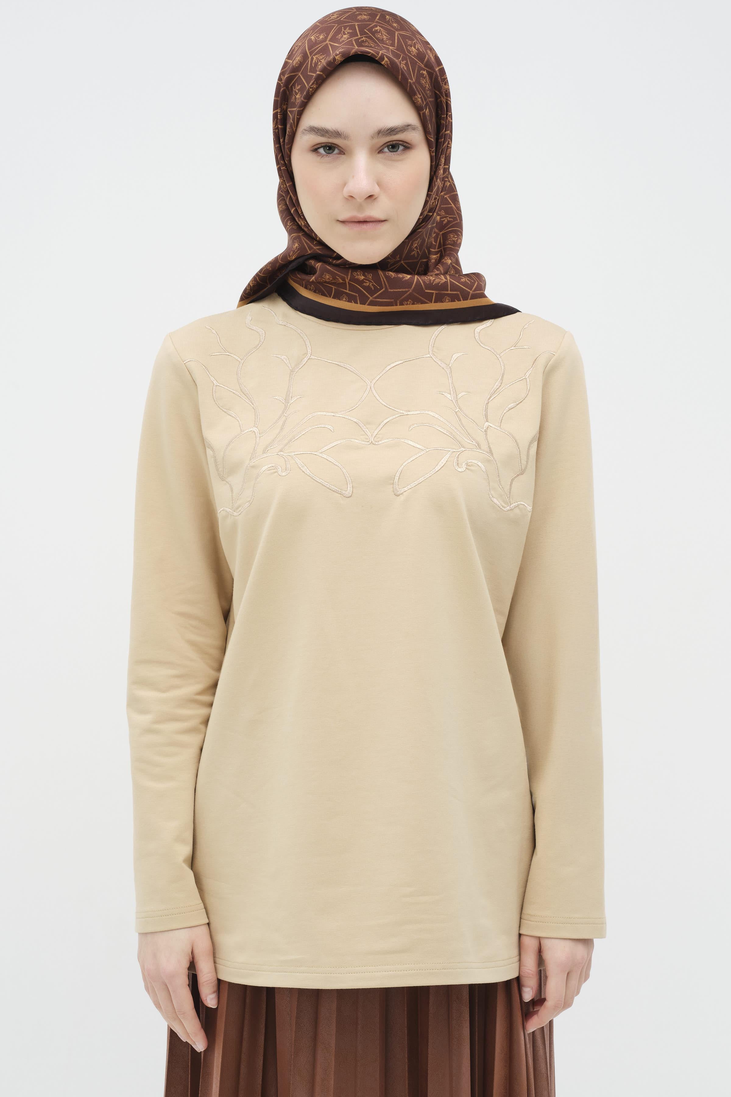 Çiçek Nakışlı Örme Bluz - Bej TUGBA