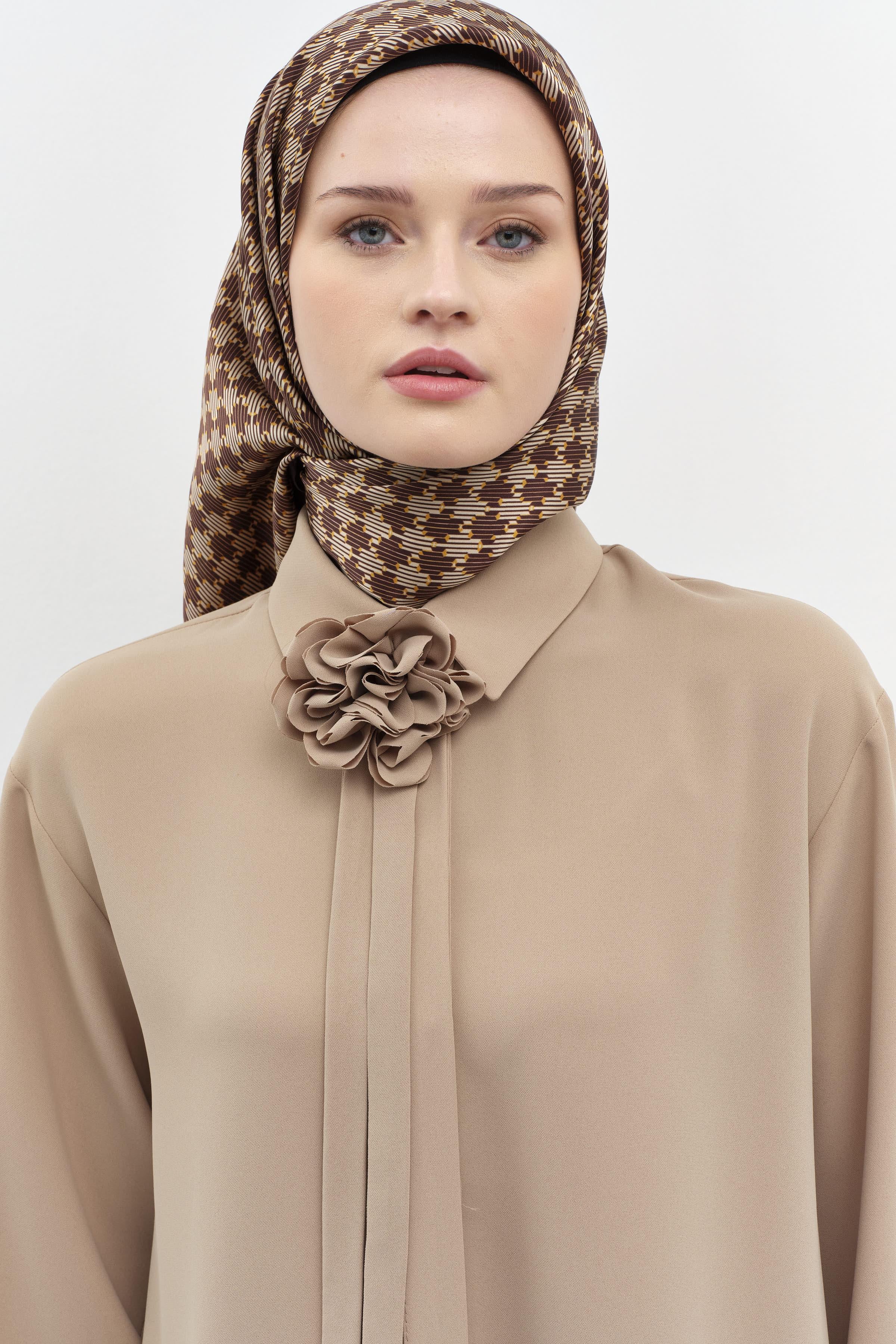 Çiçekli Kravat Detaylı Tunik - Vizon TUGBA