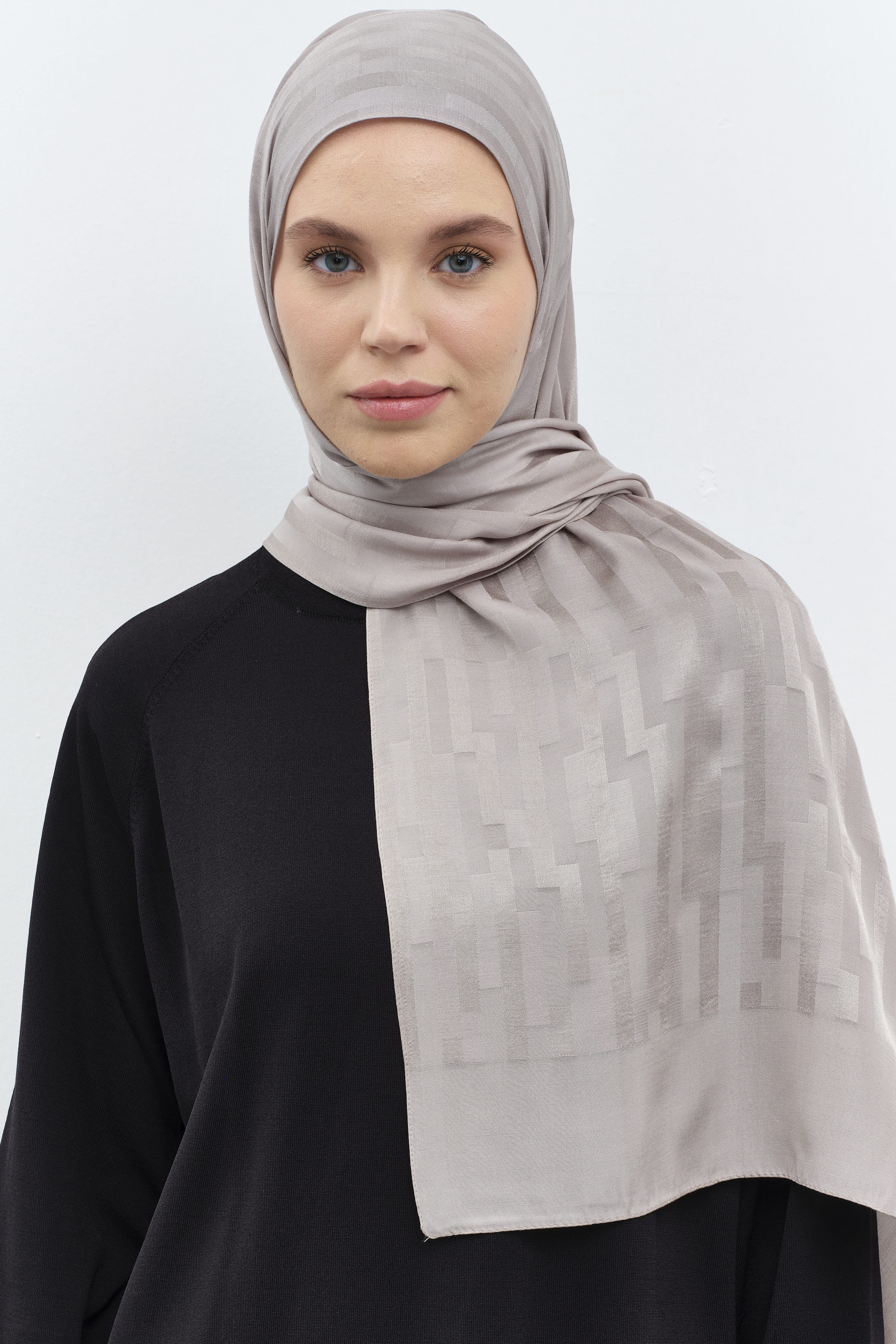 Çizgi Desen Viskon Şal - Koyu Gri TUGBA