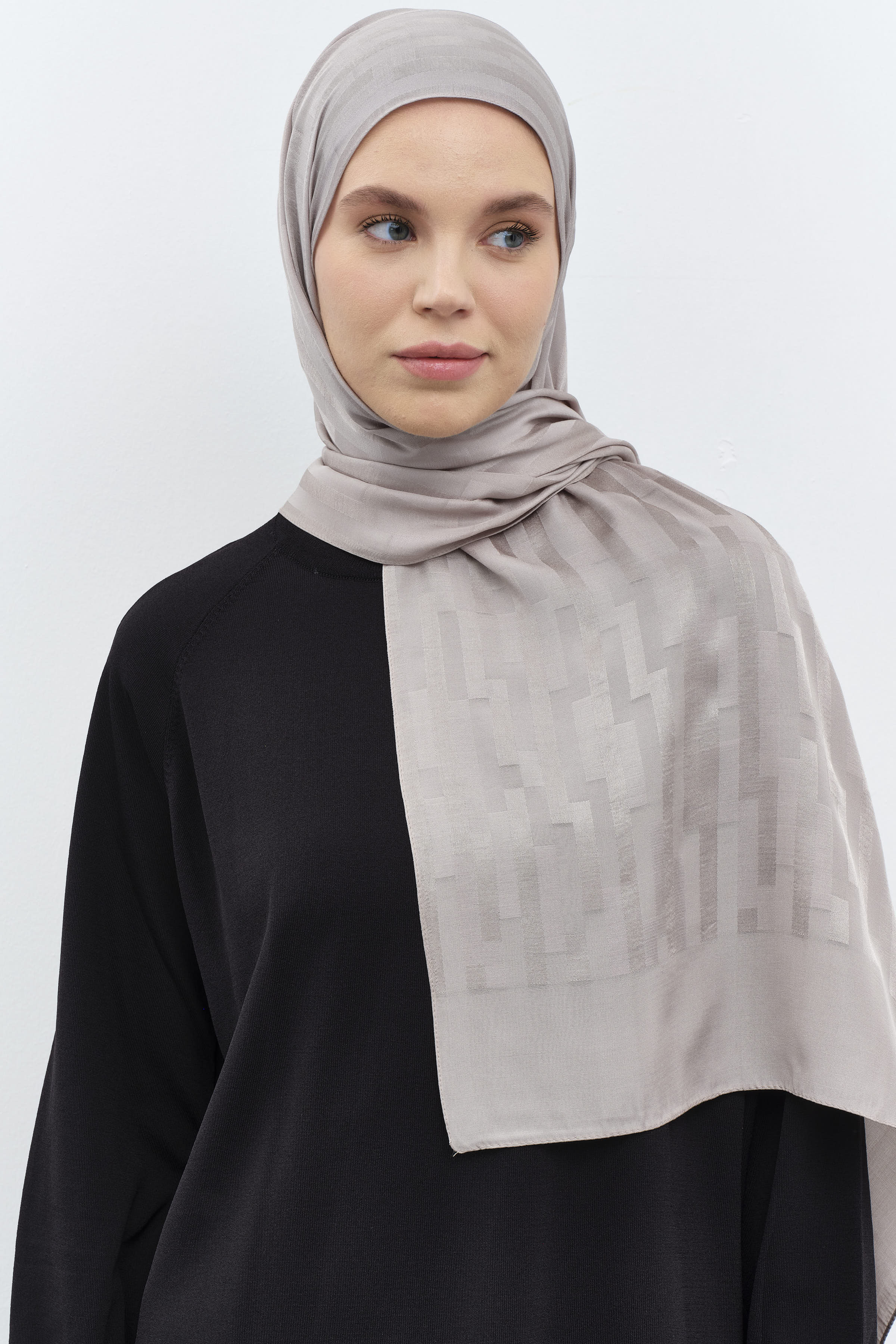 Çizgi Desen Viskon Şal - Koyu Gri TUGBA