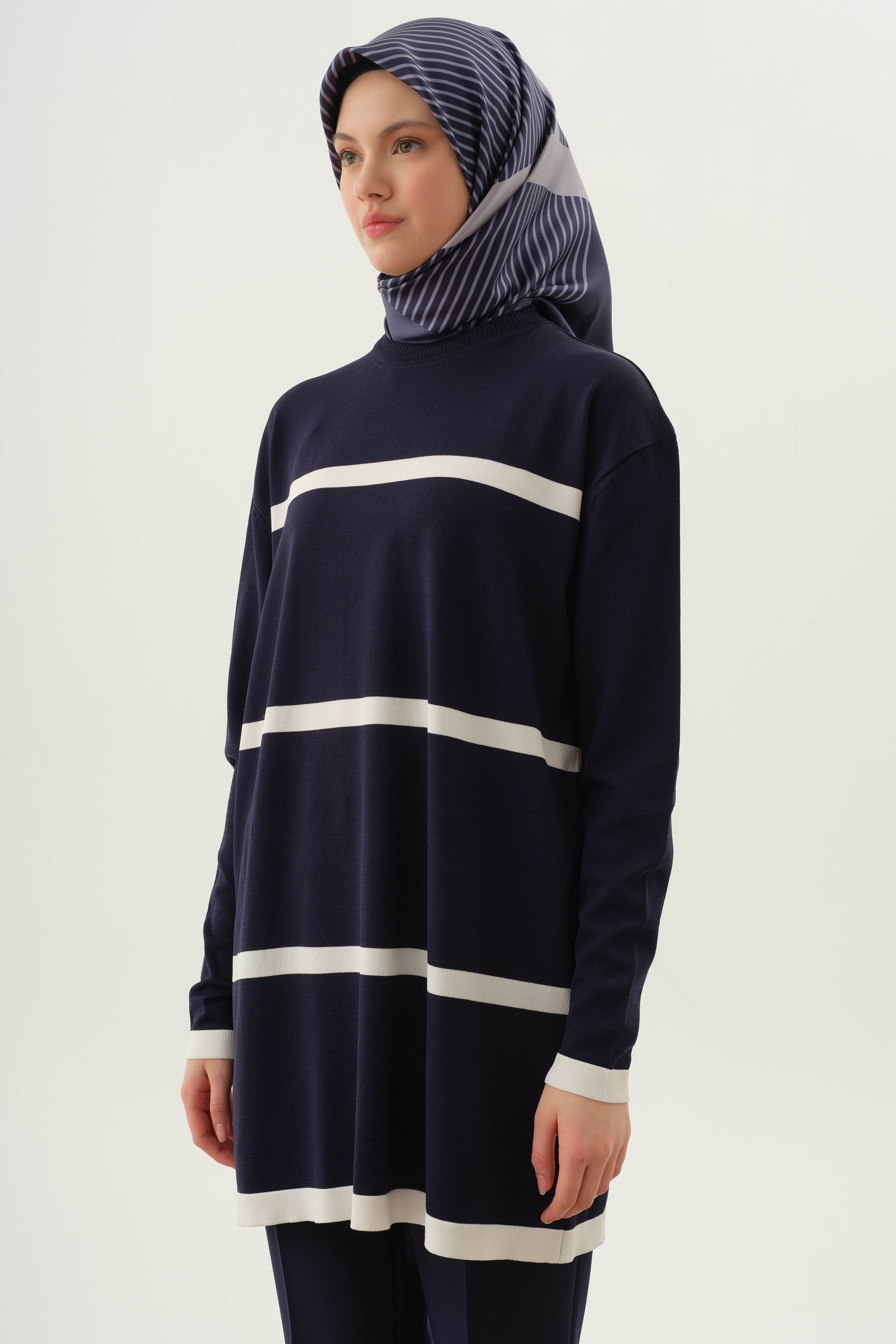 Çizgi Detaylı Tunik - Lacivert TUGBA