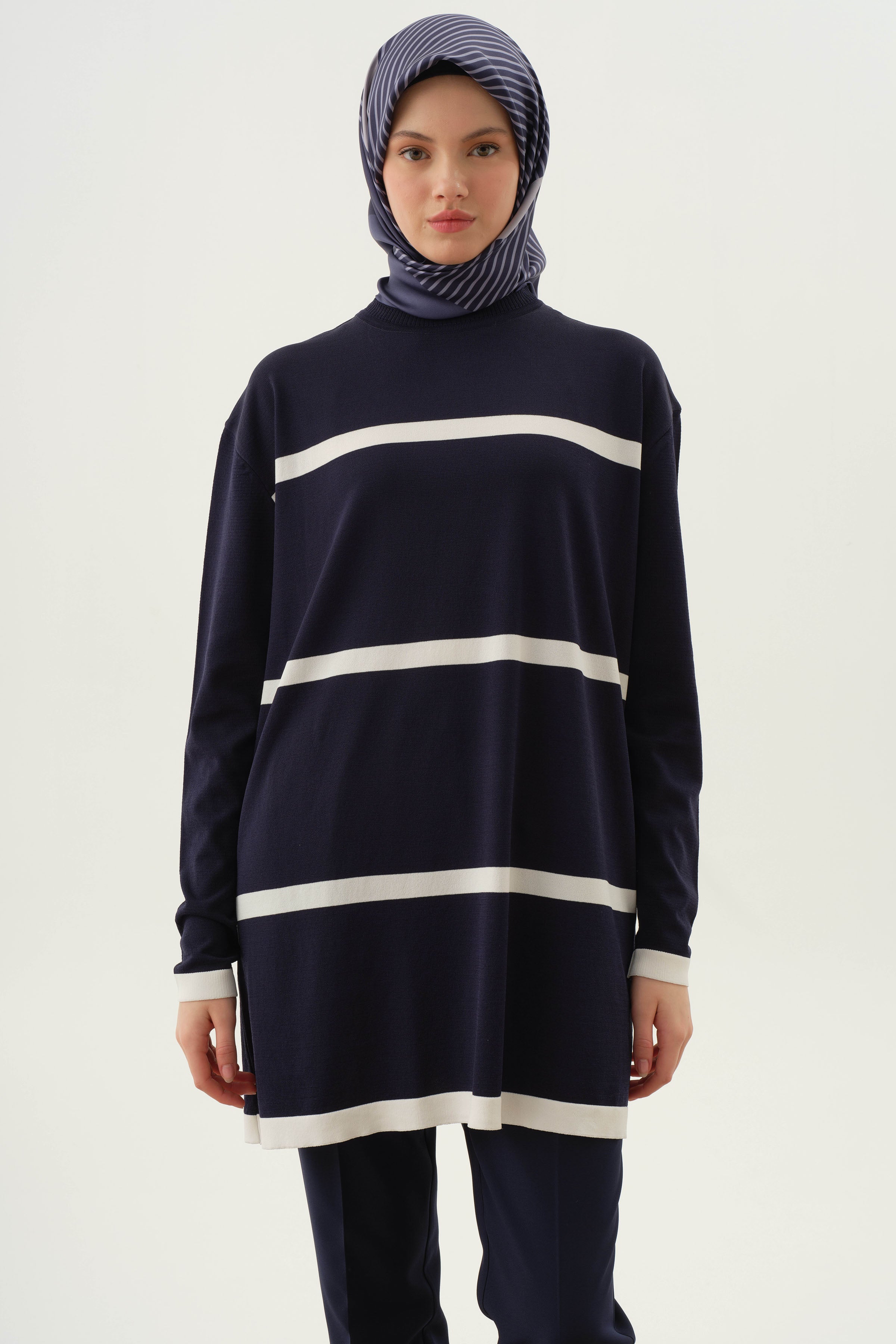 Çizgi Detaylı Tunik - Lacivert TUGBA