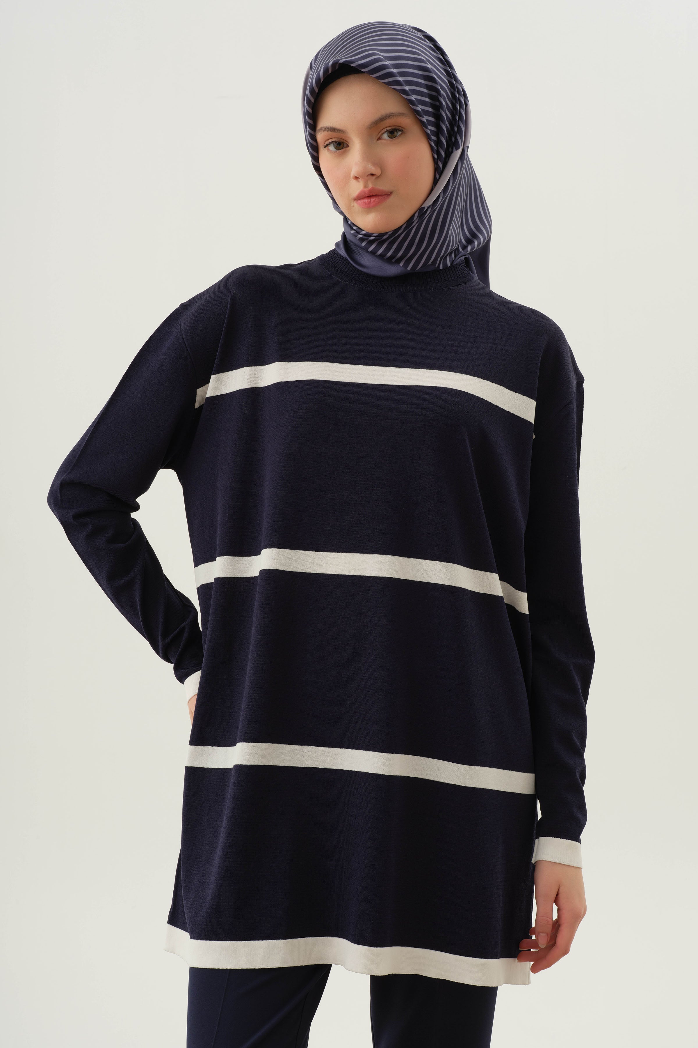 Çizgi Detaylı Tunik - Lacivert TUGBA