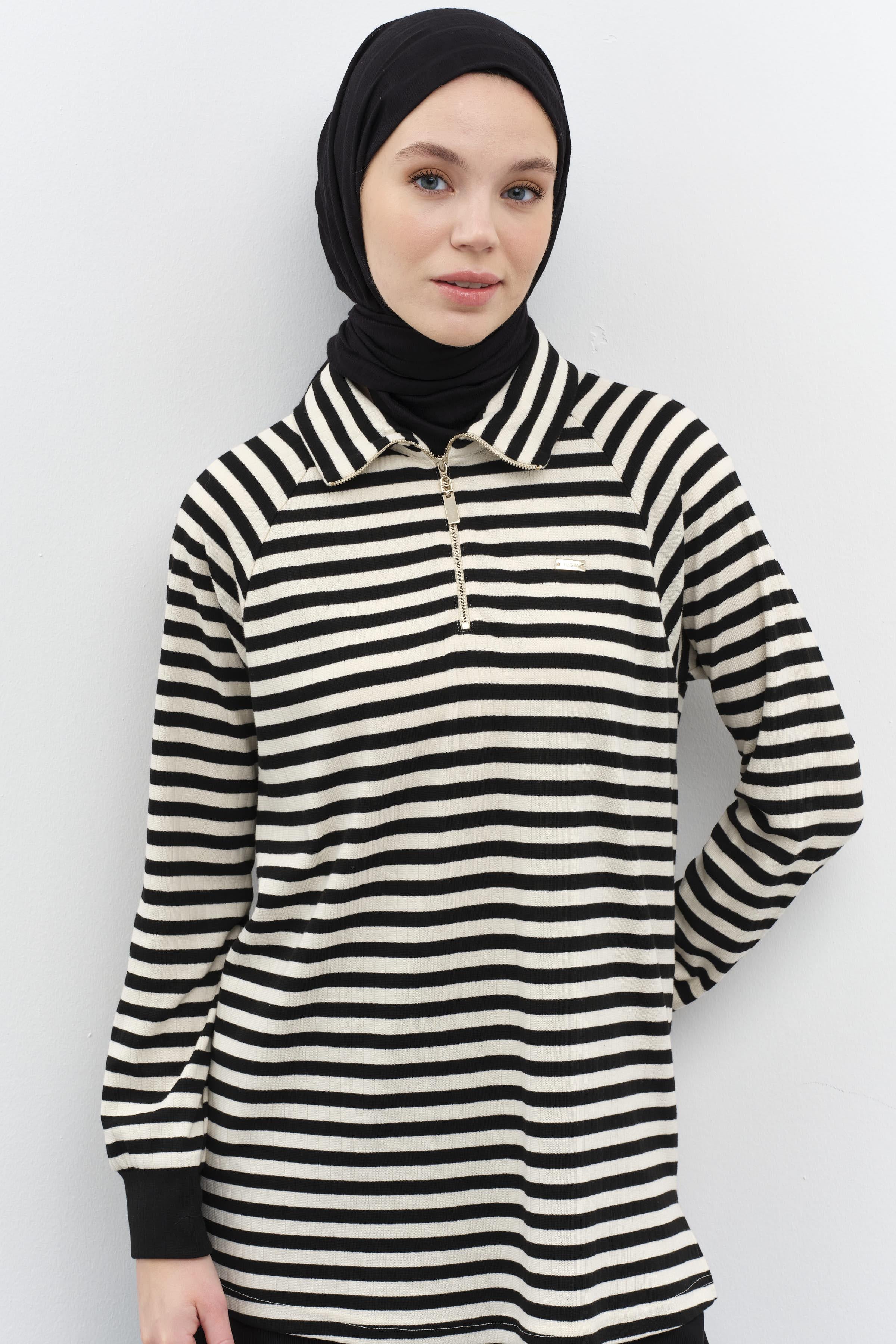 Çizgili Balıkçı Yaka Örme Sweat - Siyah TUGBA