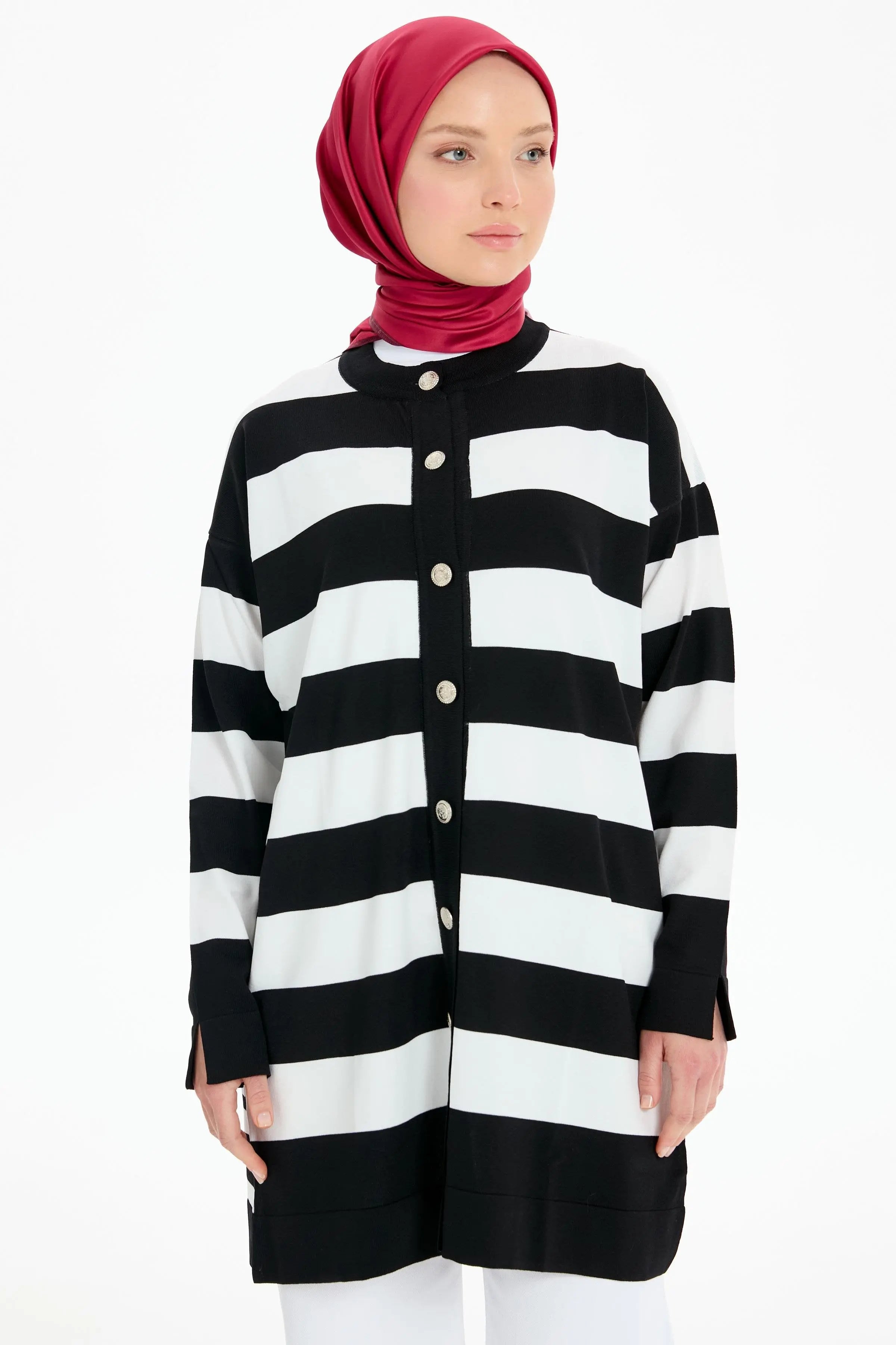 Çizgili Düğme Kapamalı Hırka - Siyah TUGBA