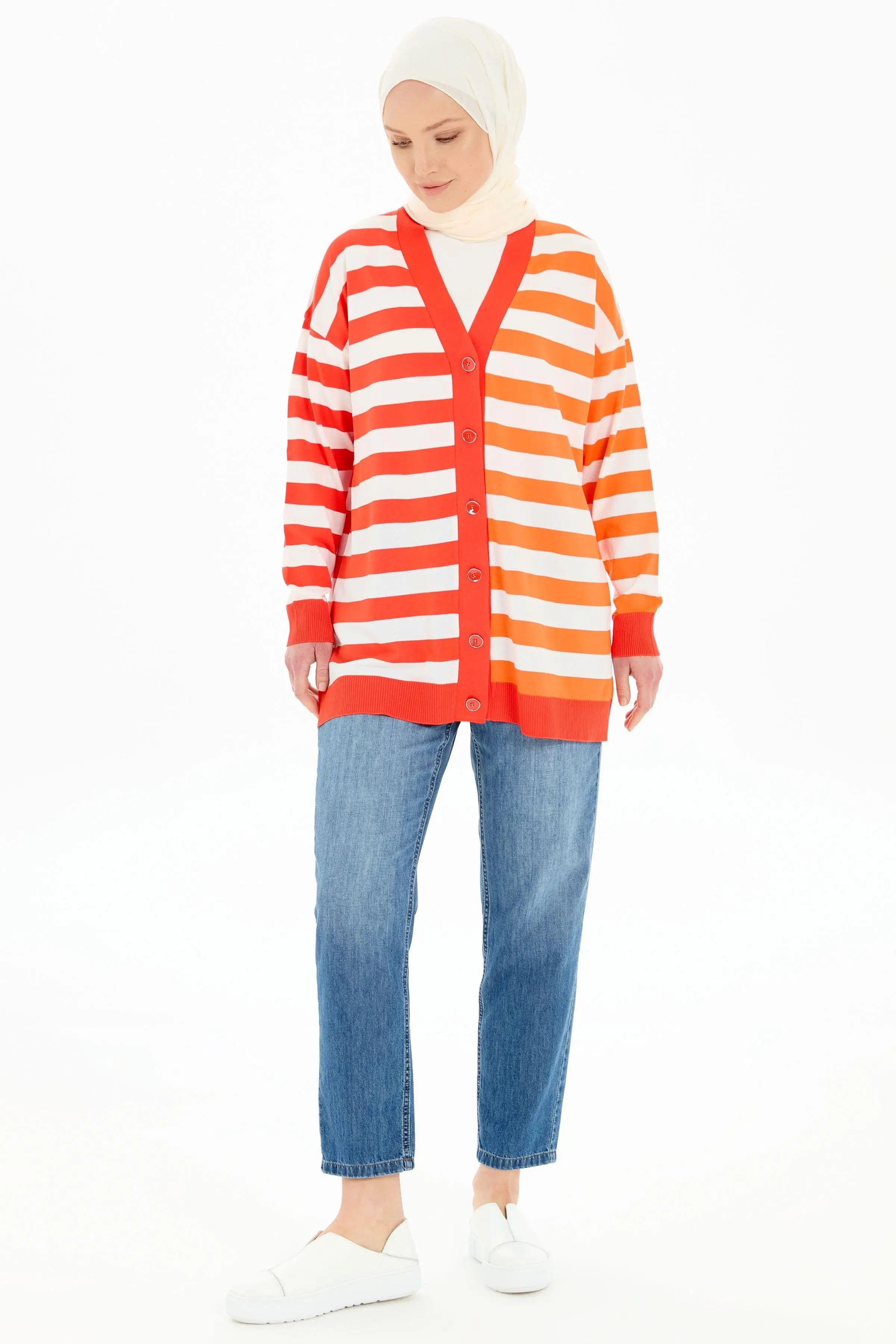 Çizgili Düğme Kapamalı Triko Hırka - Mercan TUGBA