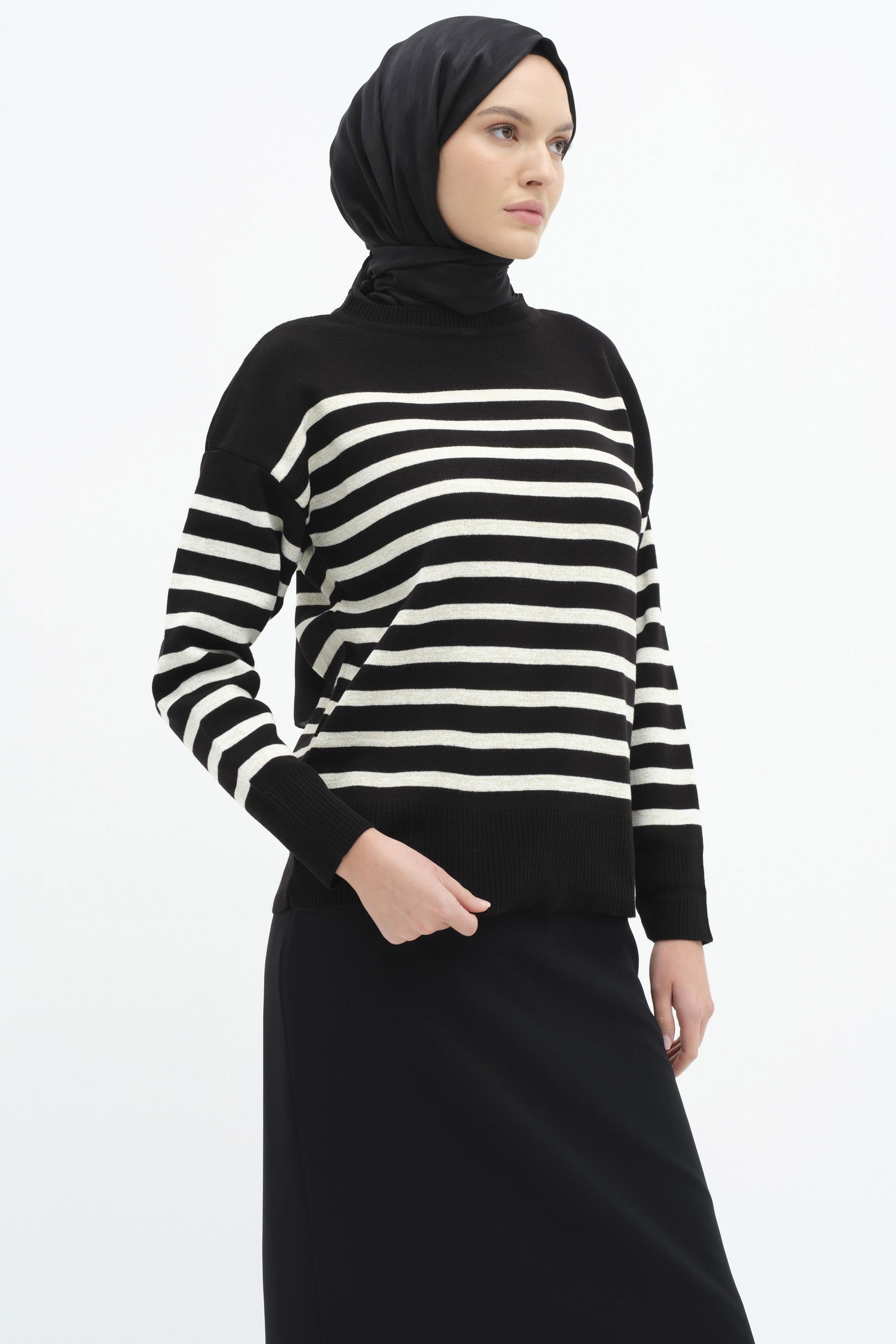 Çizgili Düşük Kol Triko Kazak - Siyah - Ekru TUGBA