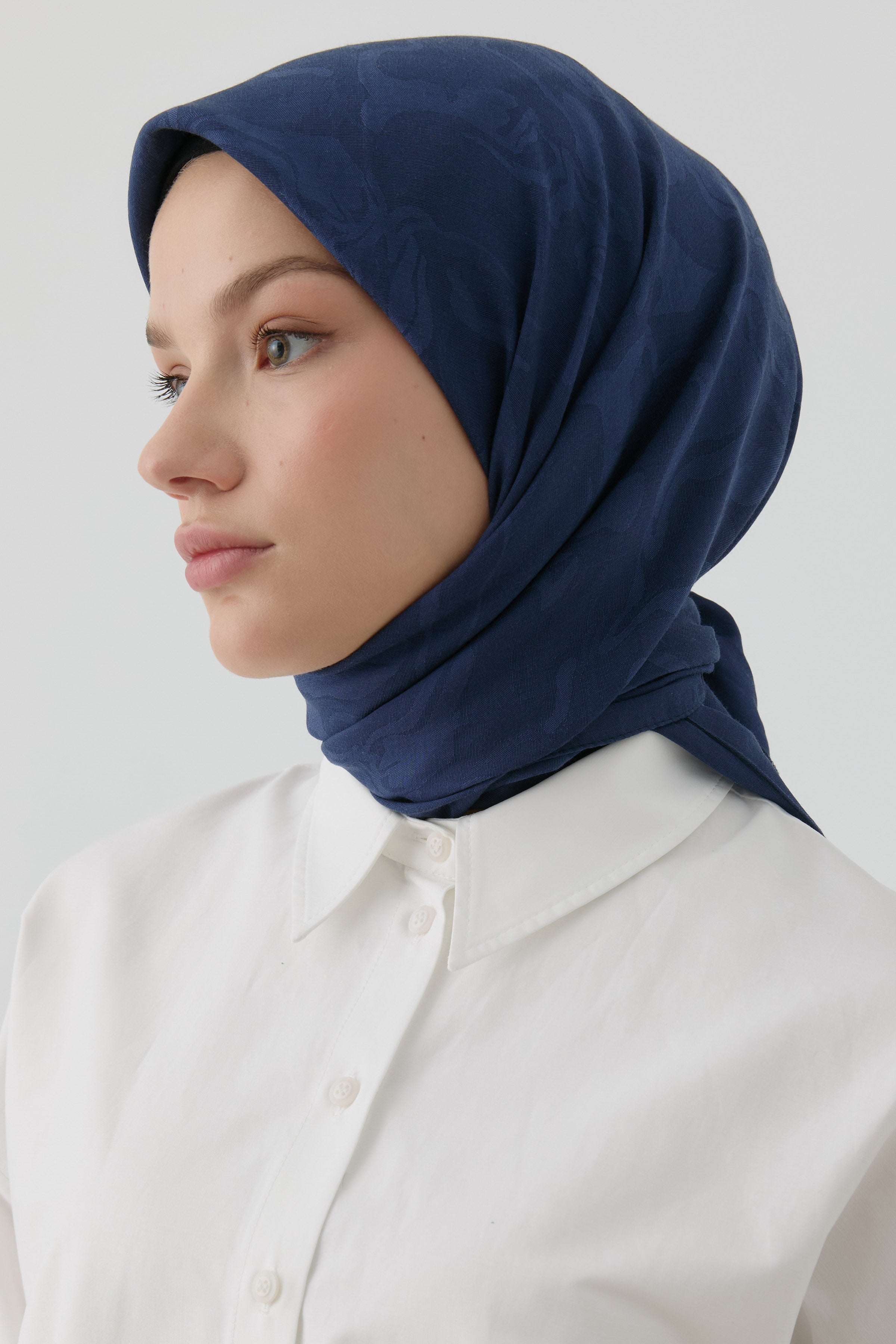 Dalga Desen Stil Eşarp - Lacivert TUGBA