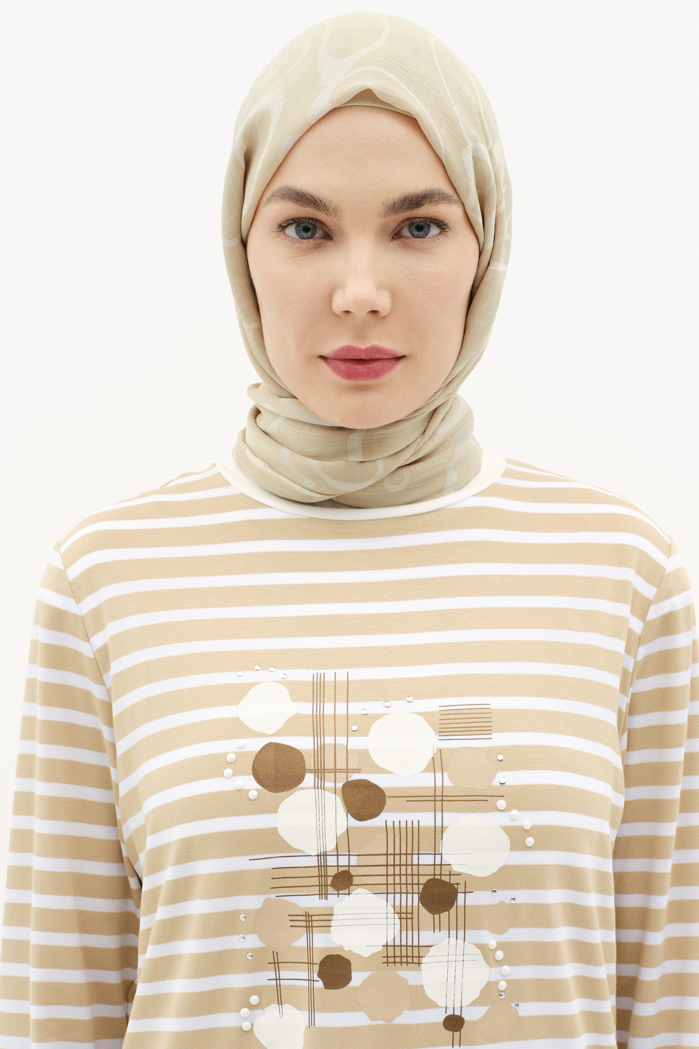 Dalga Desenli Floş Şal - Bej TUĞBA