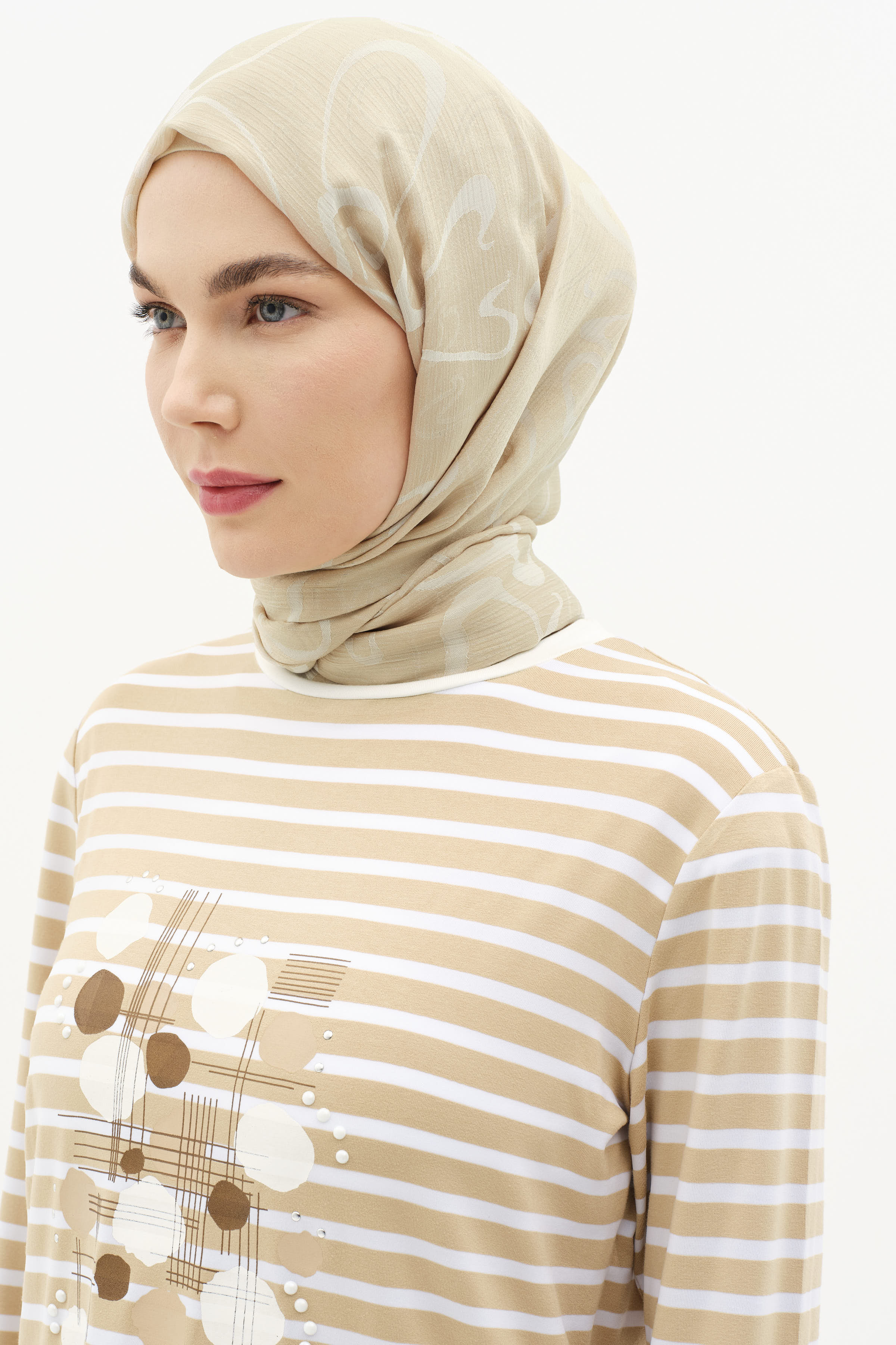 Dalga Desenli Floş Şal - Bej TUĞBA