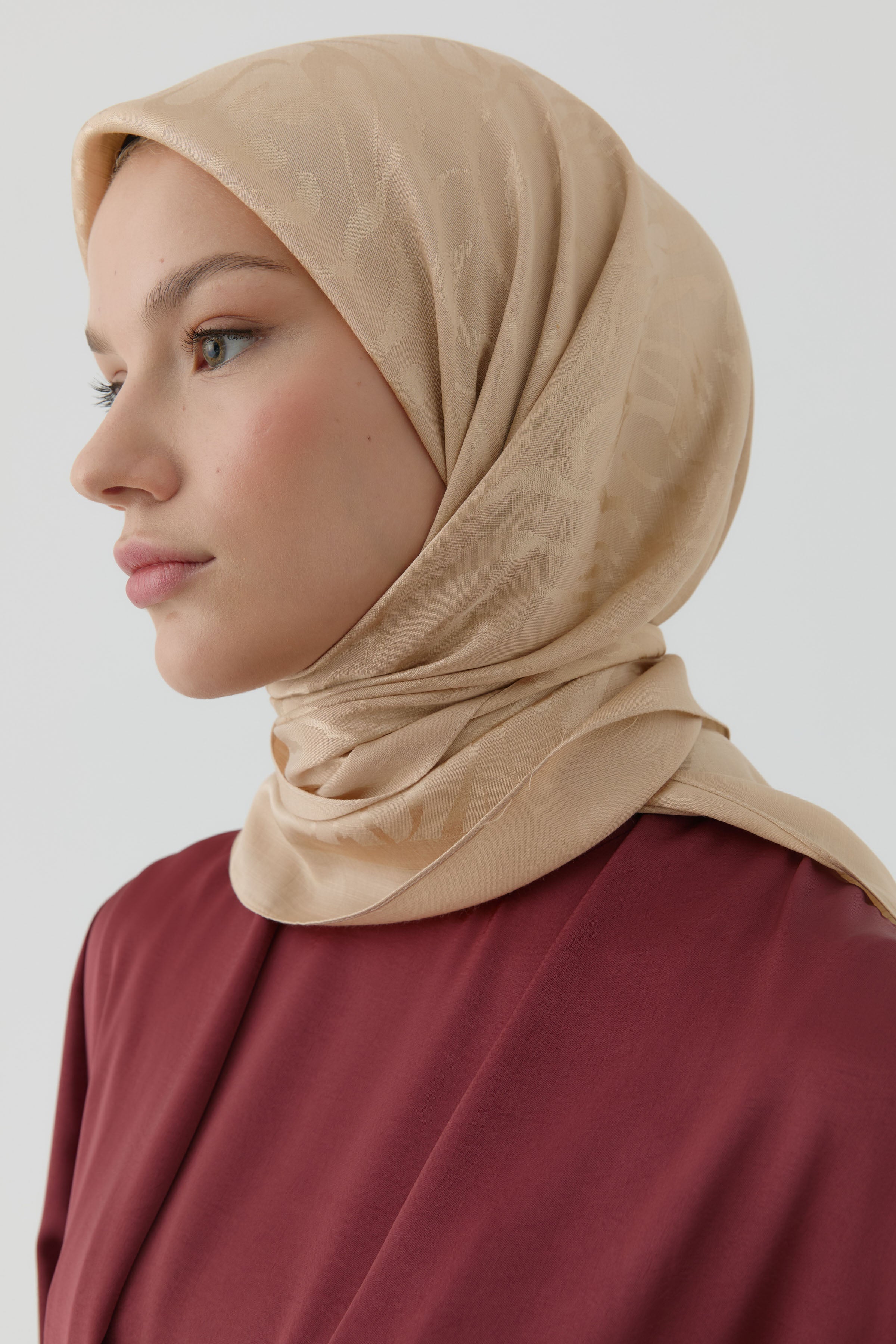 Dalgalı Nida Naturel Eşarp - Bej TUGBA