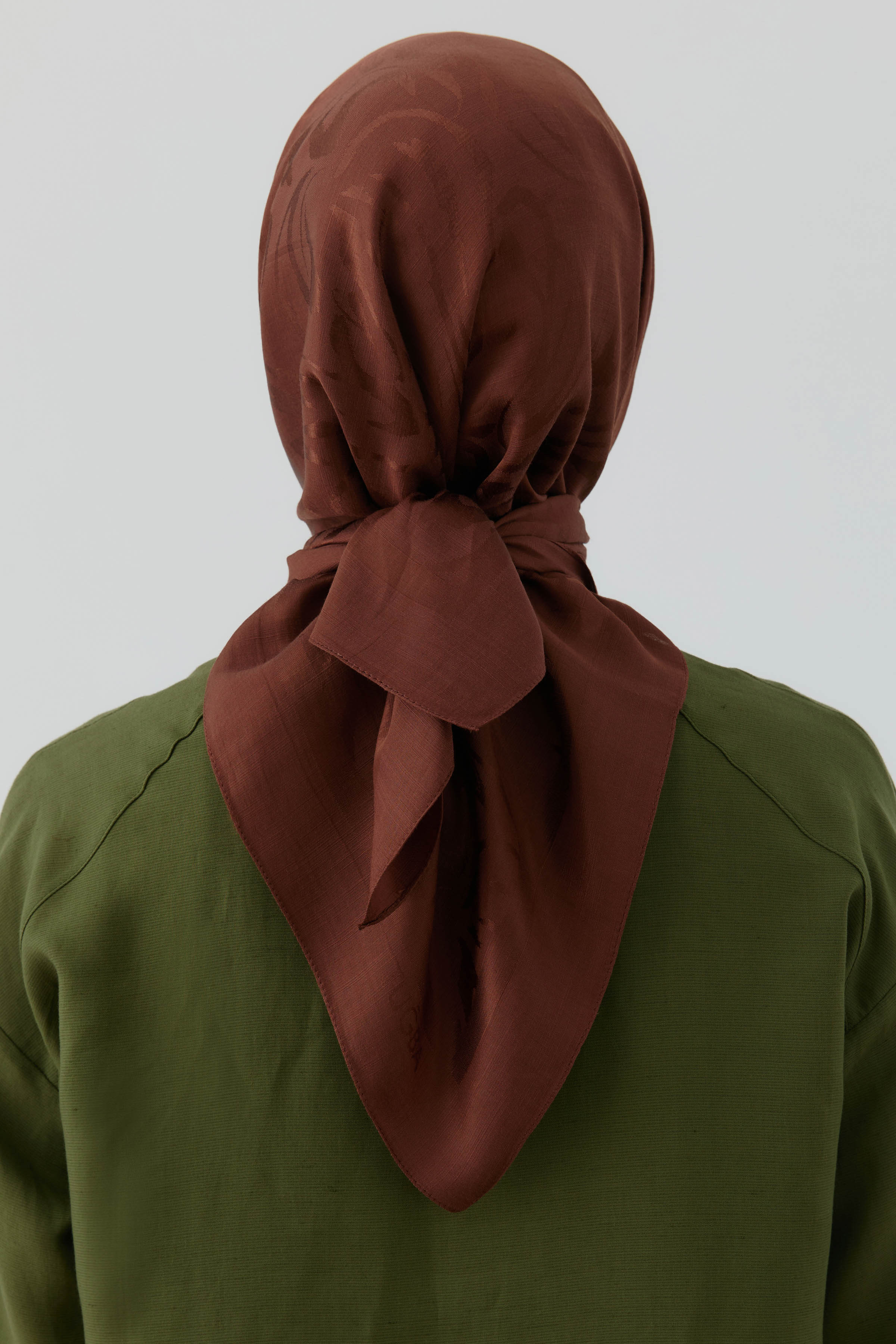 Dalgalı Nida Naturel Eşarp - Kahve TUGBA