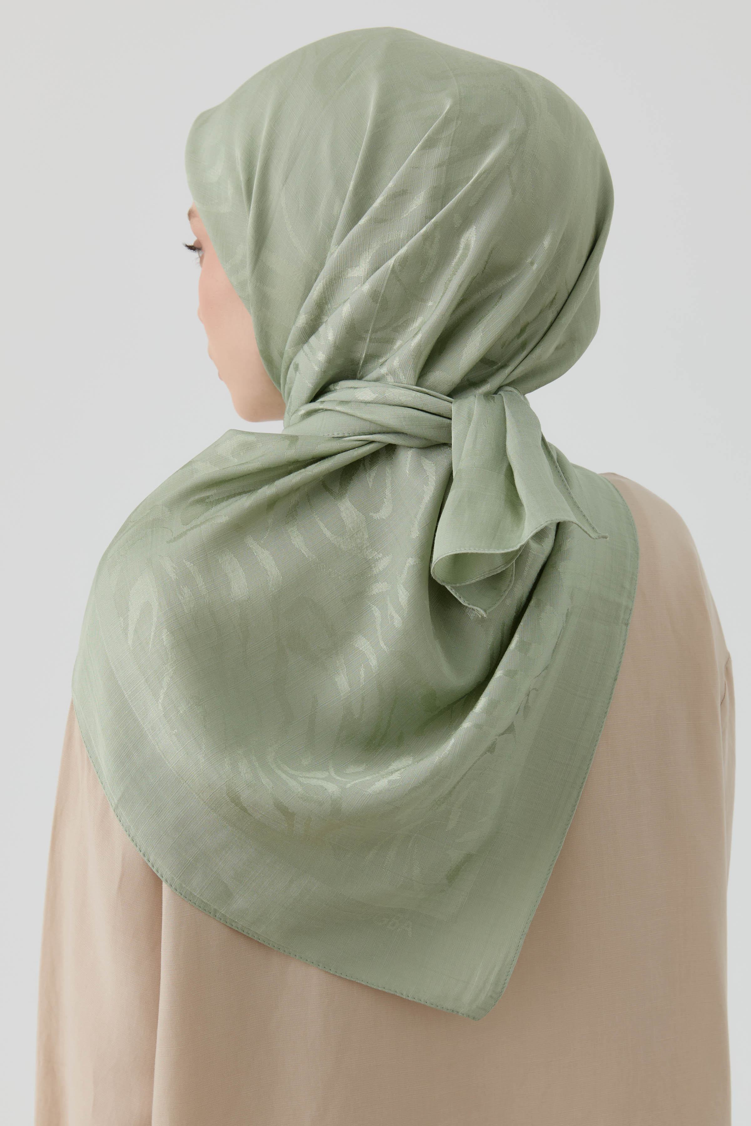 Dalgalı Nida Naturel Eşarp - Mint TUGBA