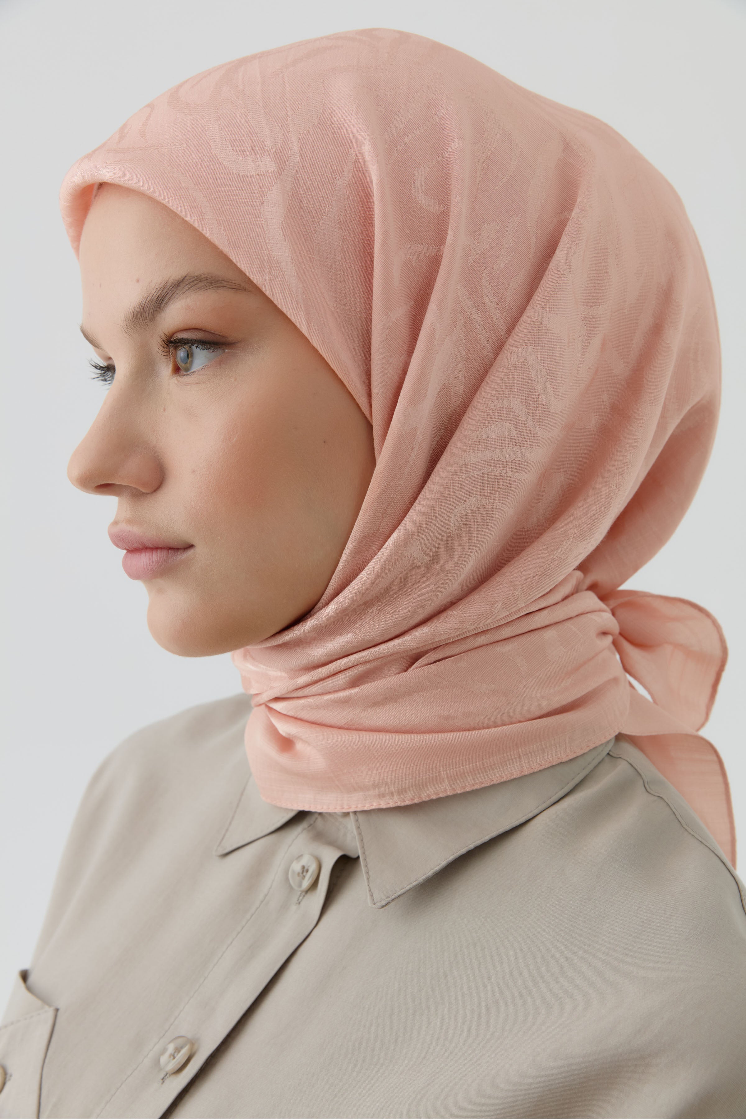 Dalgalı Nida Naturel Eşarp - Somon TUGBA