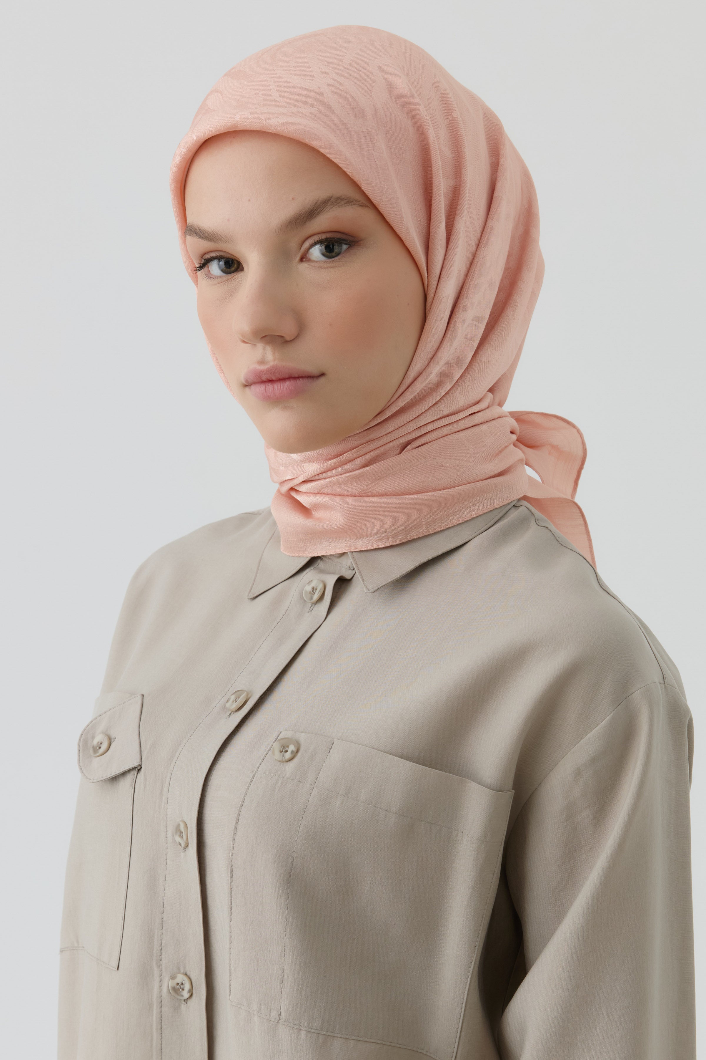 Dalgalı Nida Naturel Eşarp - Somon TUGBA