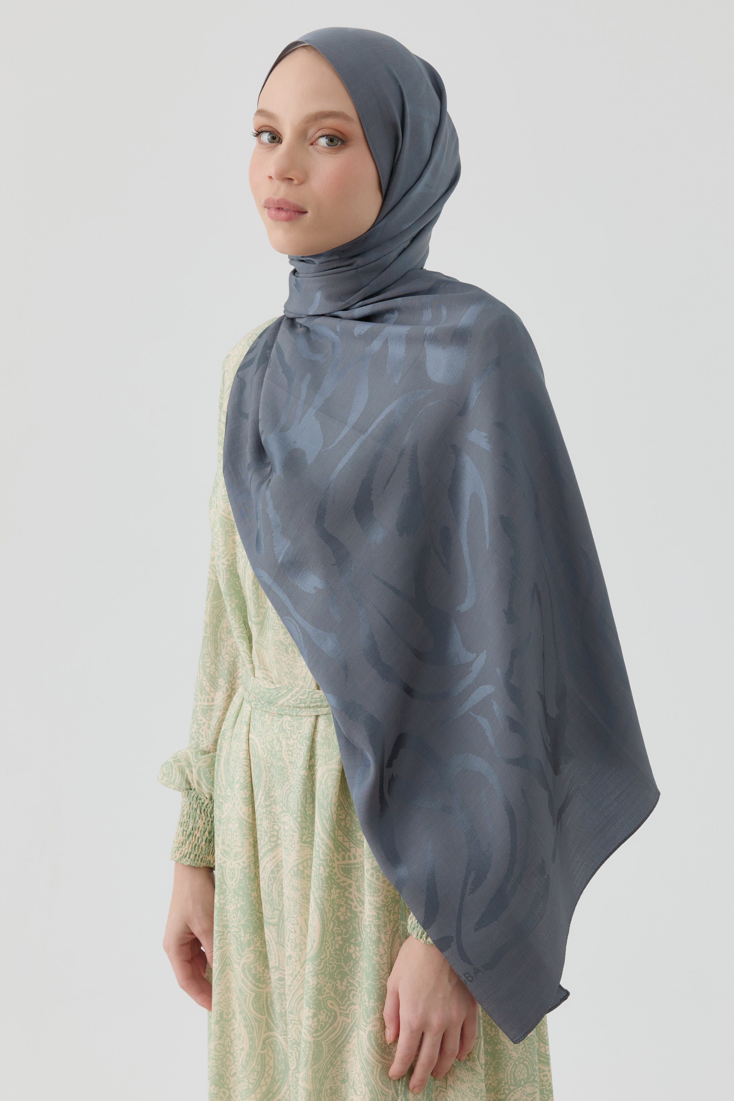 Dalgalı Nida Naturel Şal - Füme TUGBA