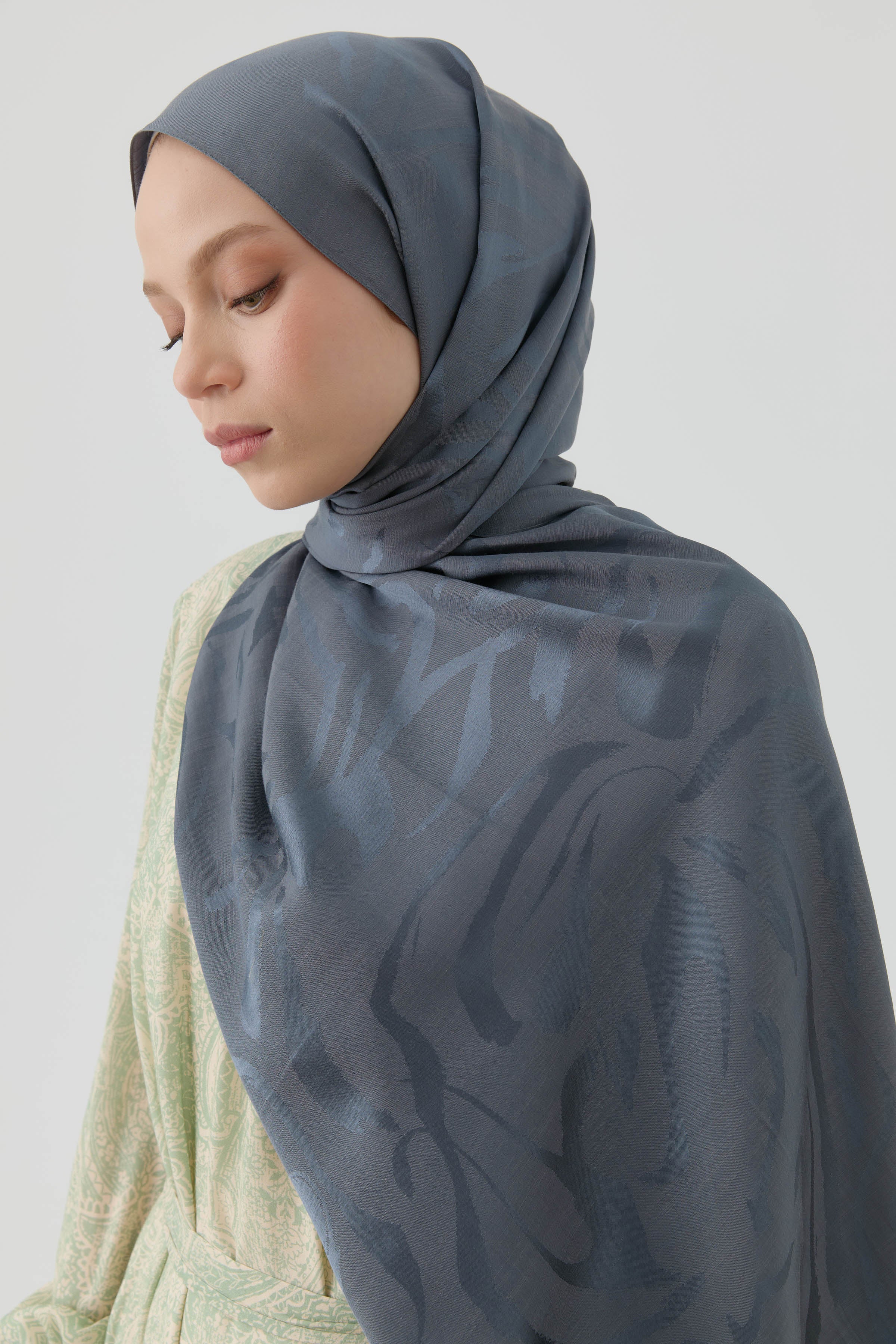 Dalgalı Nida Naturel Şal - Füme TUGBA