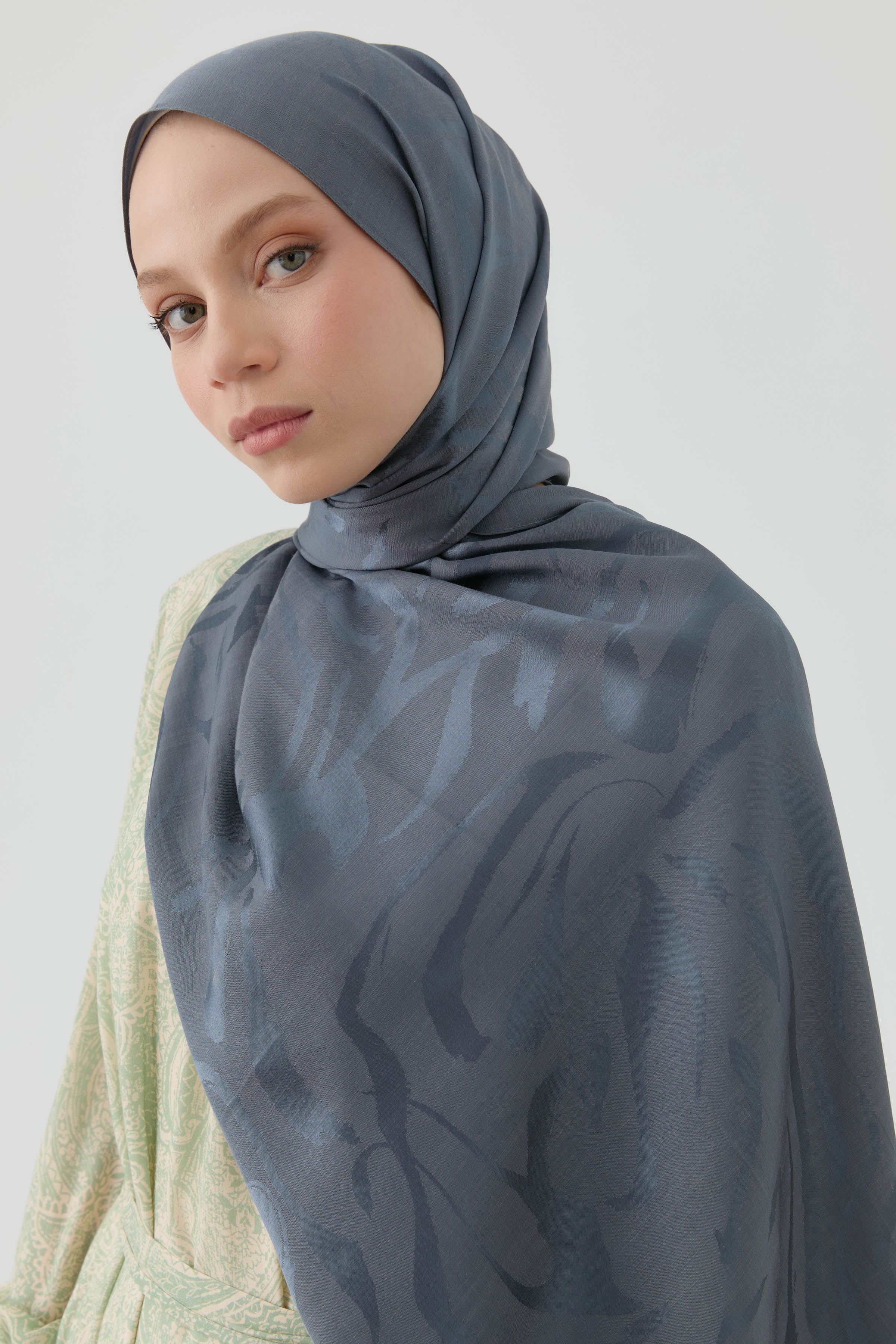 Dalgalı Nida Naturel Şal - Füme TUGBA