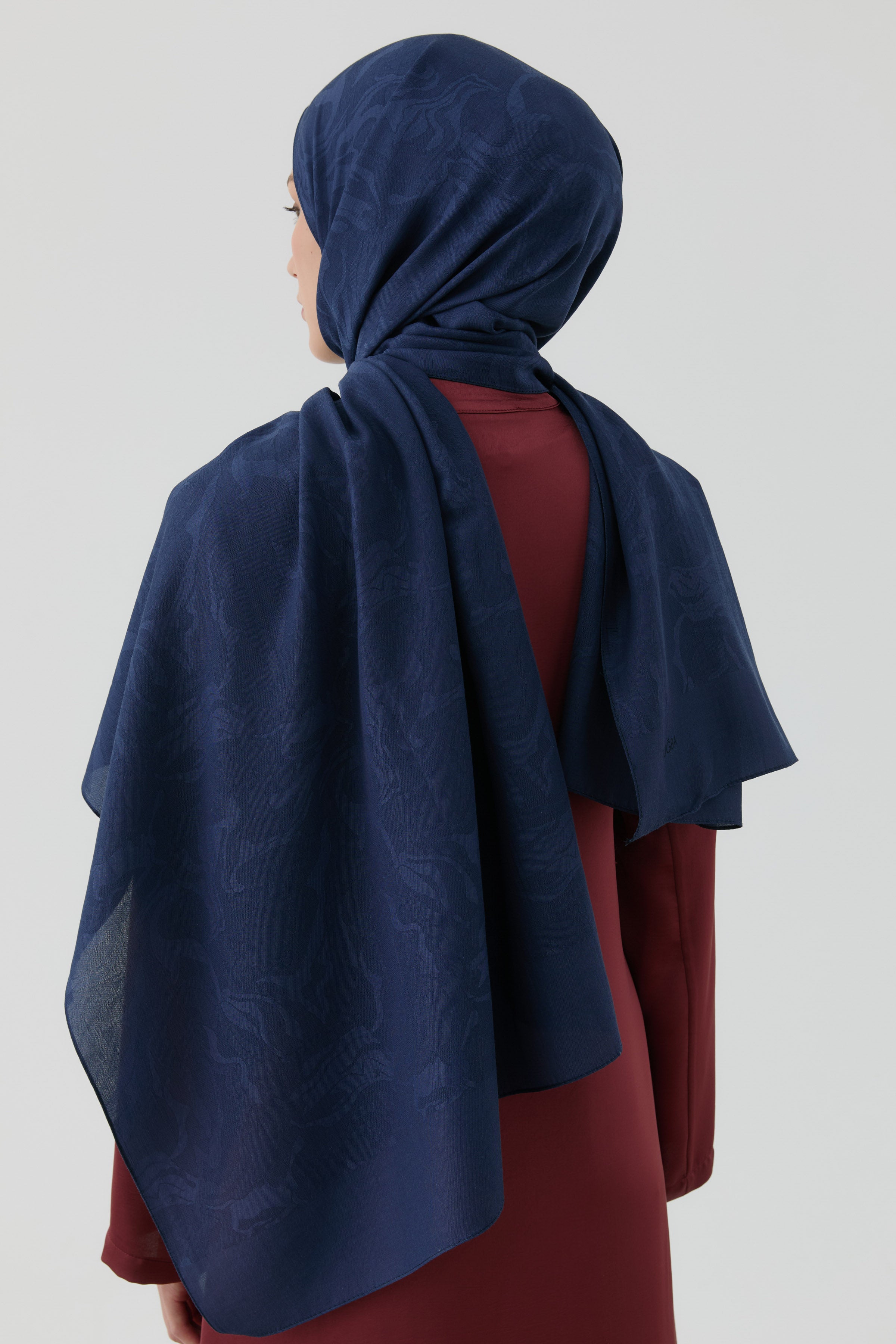Dalgasal Desen Pamuk Şal - Lacivert TUGBA