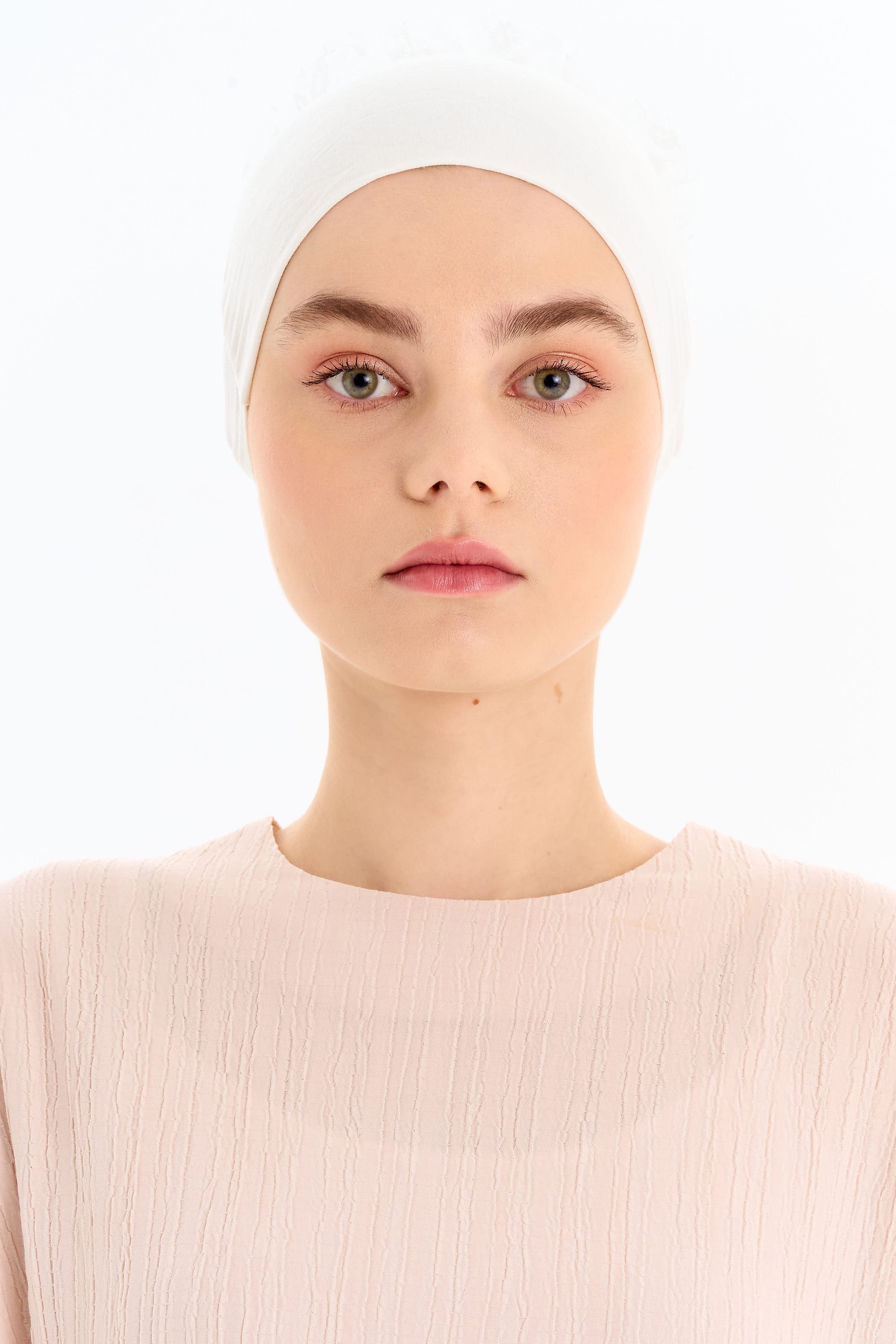 Dantelli Topuz Bone - Ekru TUGBA