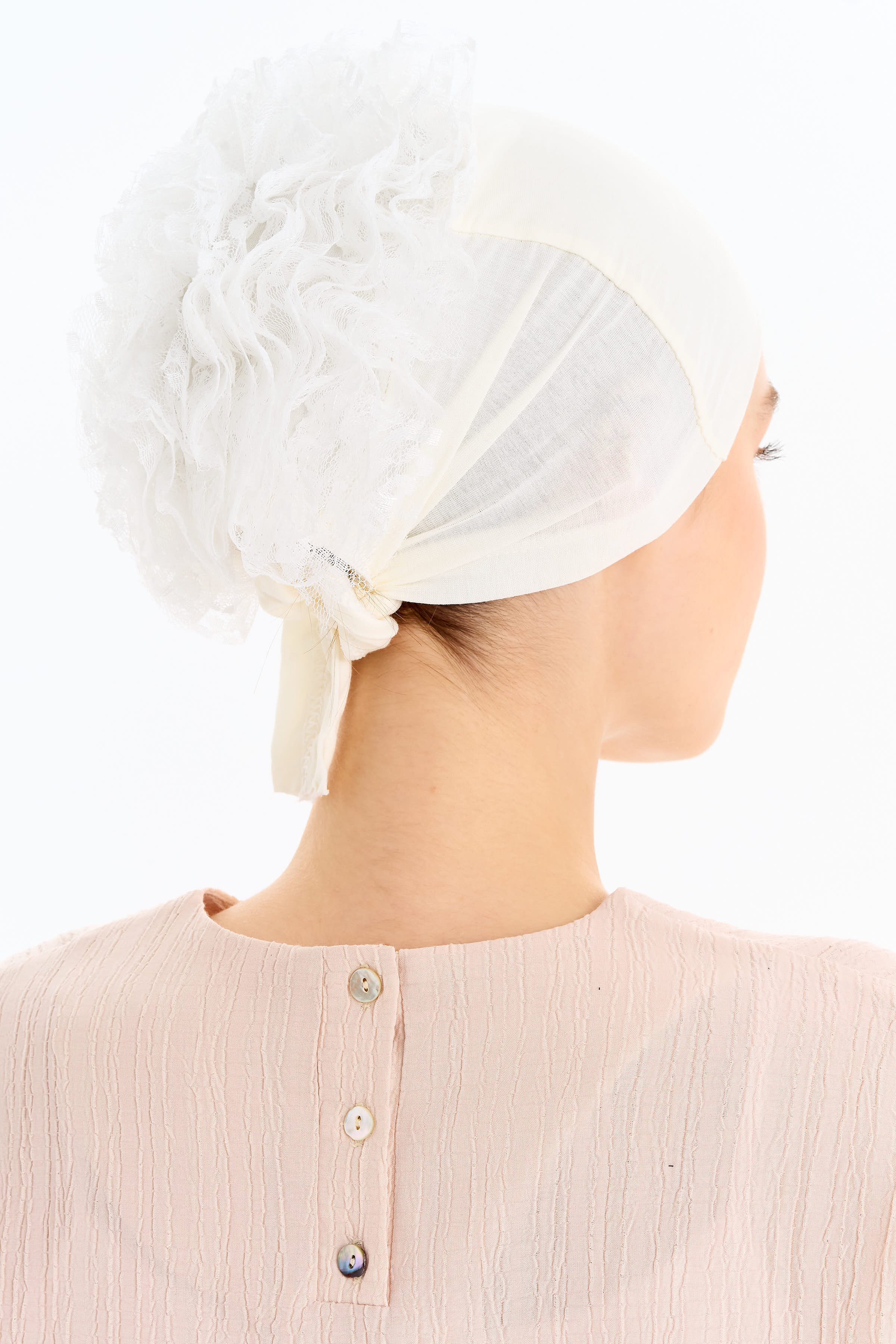 Dantelli Topuz Bone - Ekru TUGBA