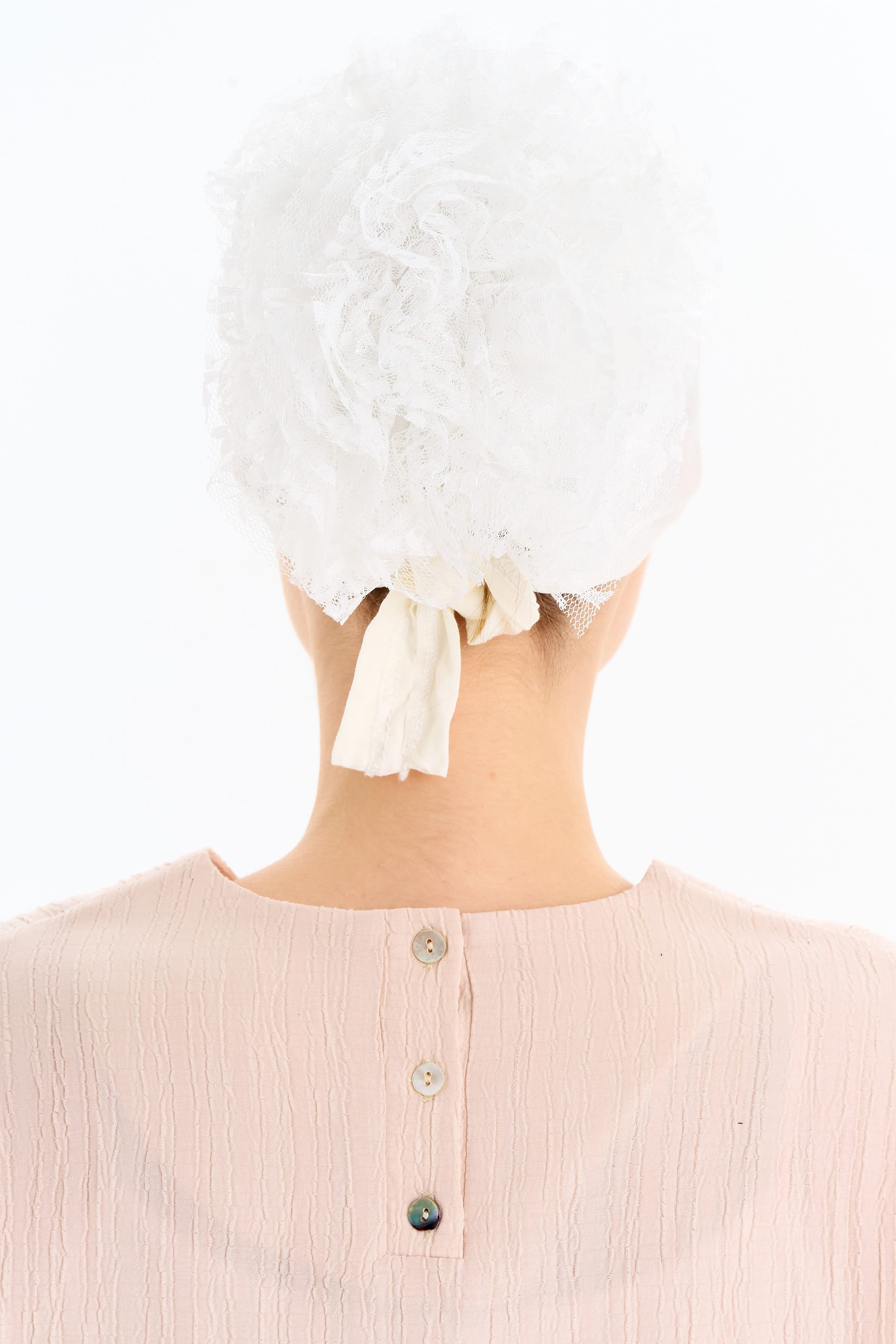 Dantelli Topuz Bone - Ekru TUGBA