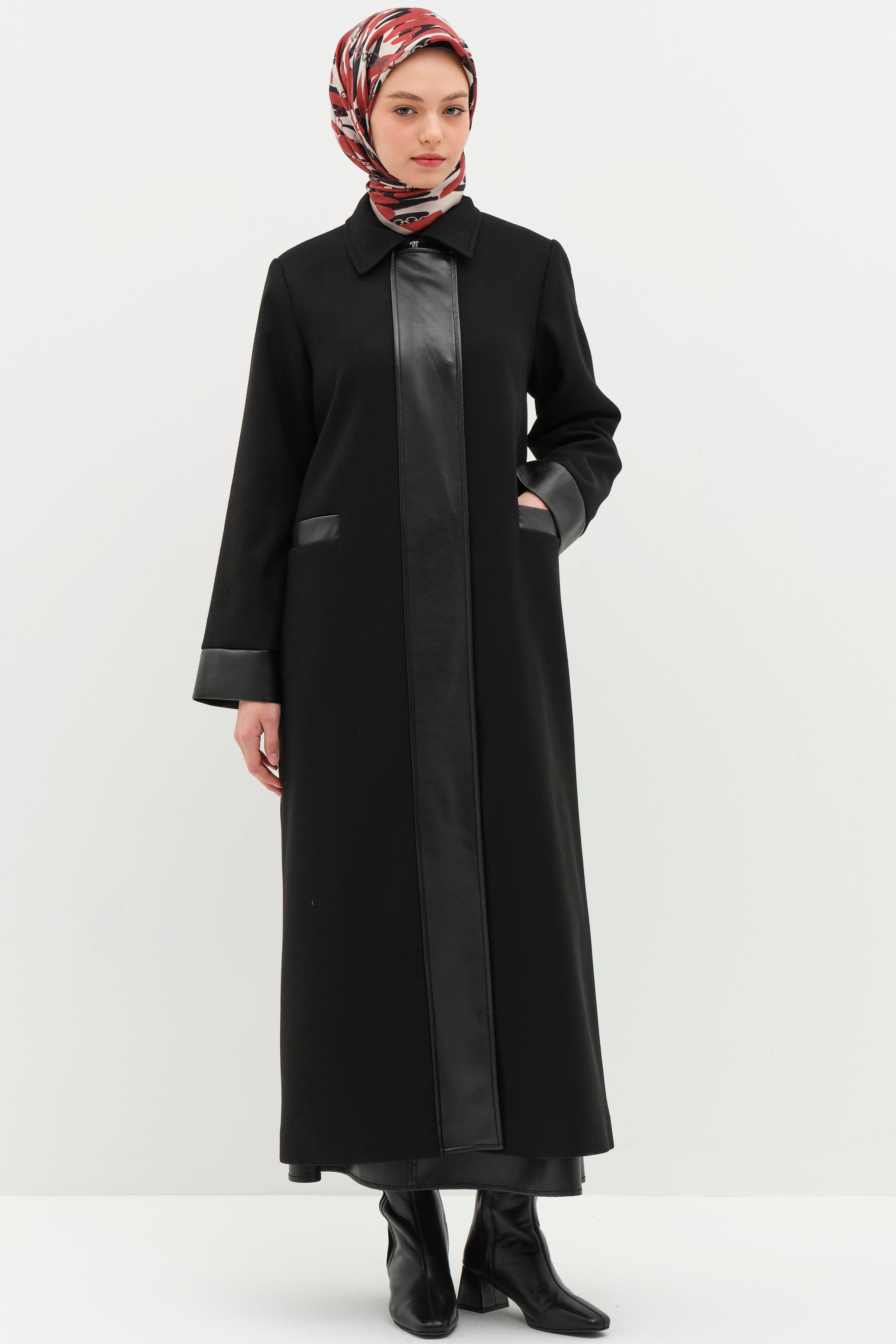 Deri Garnili Kuşaklı Manto - Siyah TUGBA