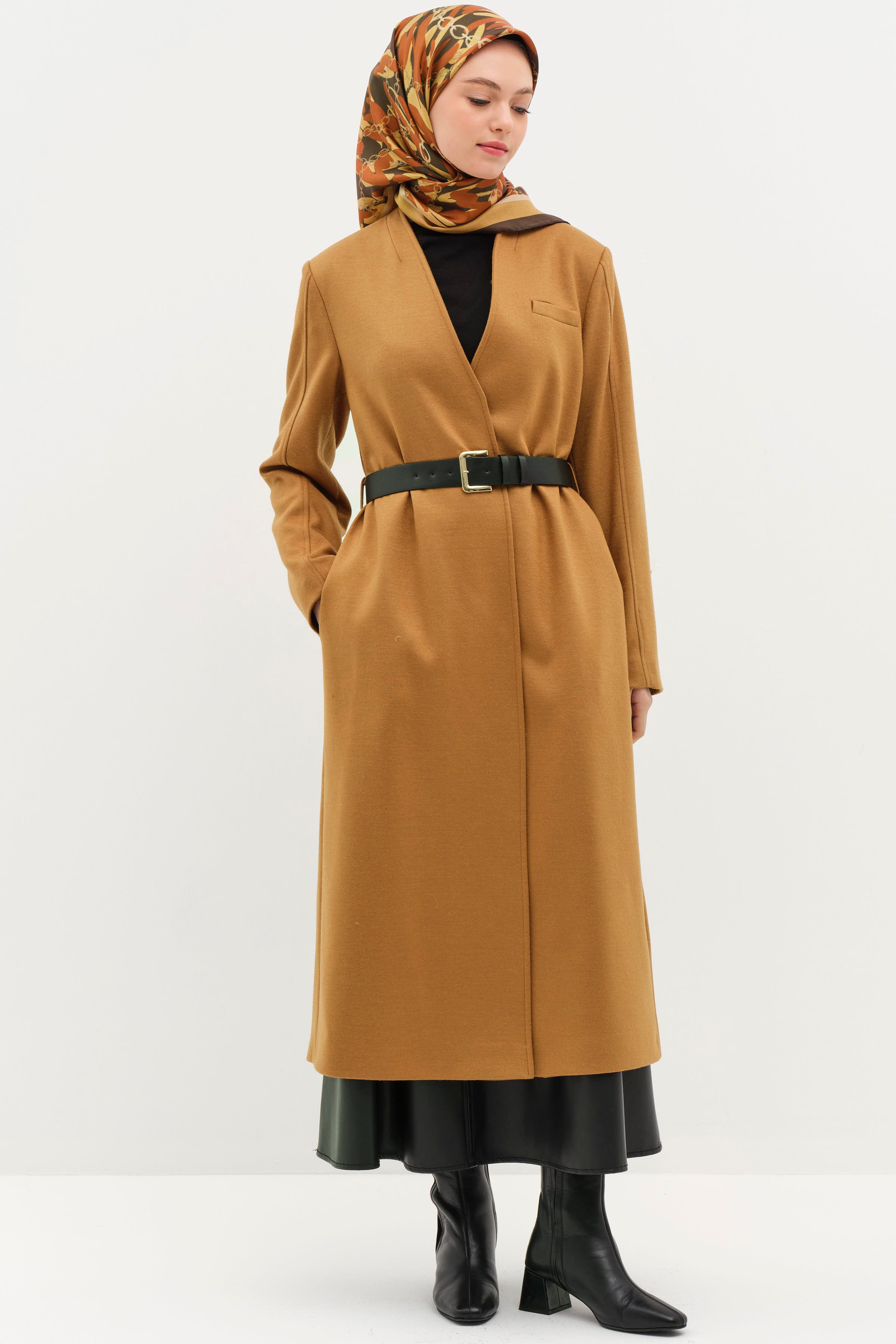 Deri Kemerli Keçe Kaban - Camel TUĞBA