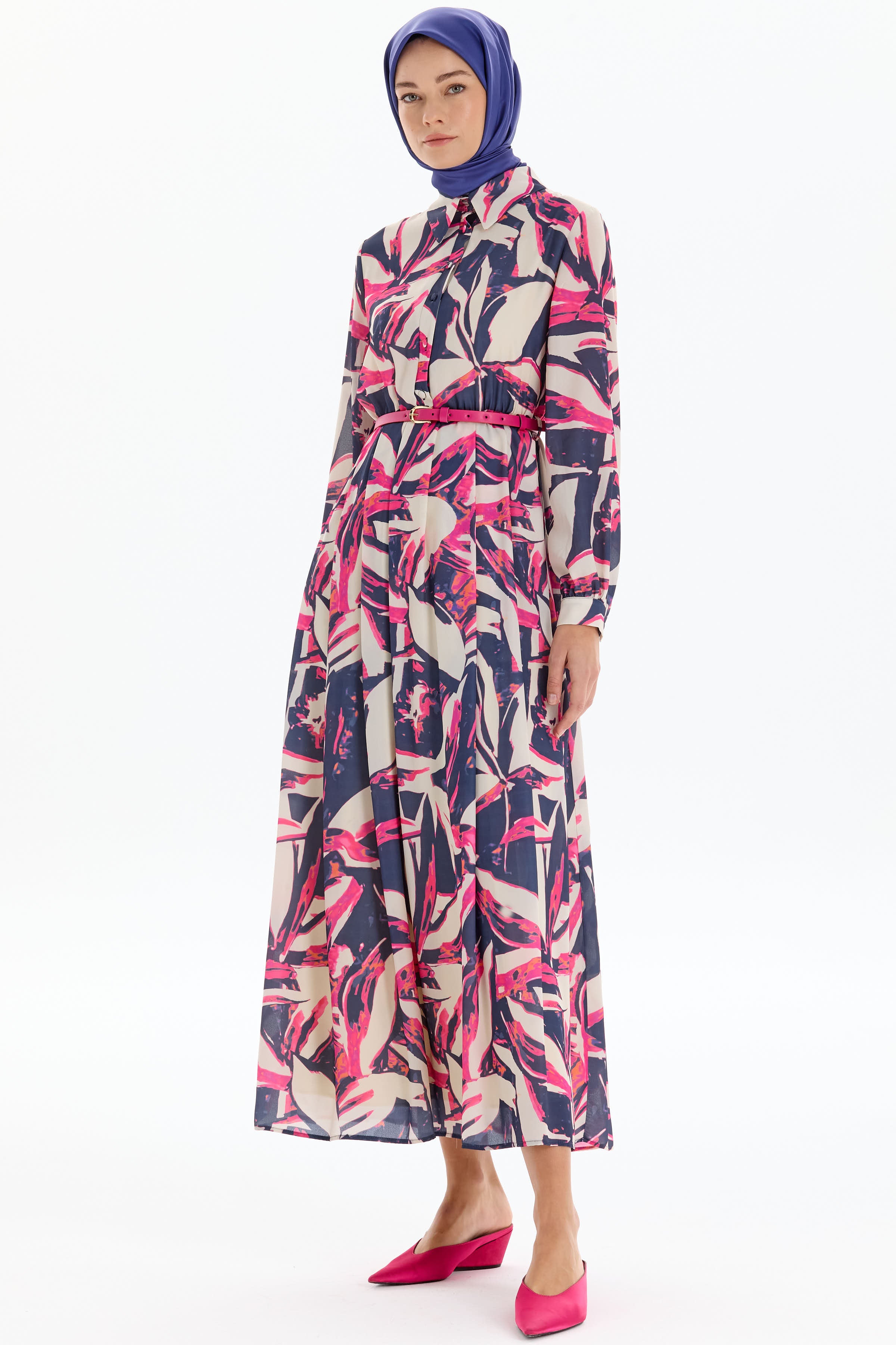 Desenli Bel Büzgü Ve Pile Detaylı Elbise - Fuşya TUGBA