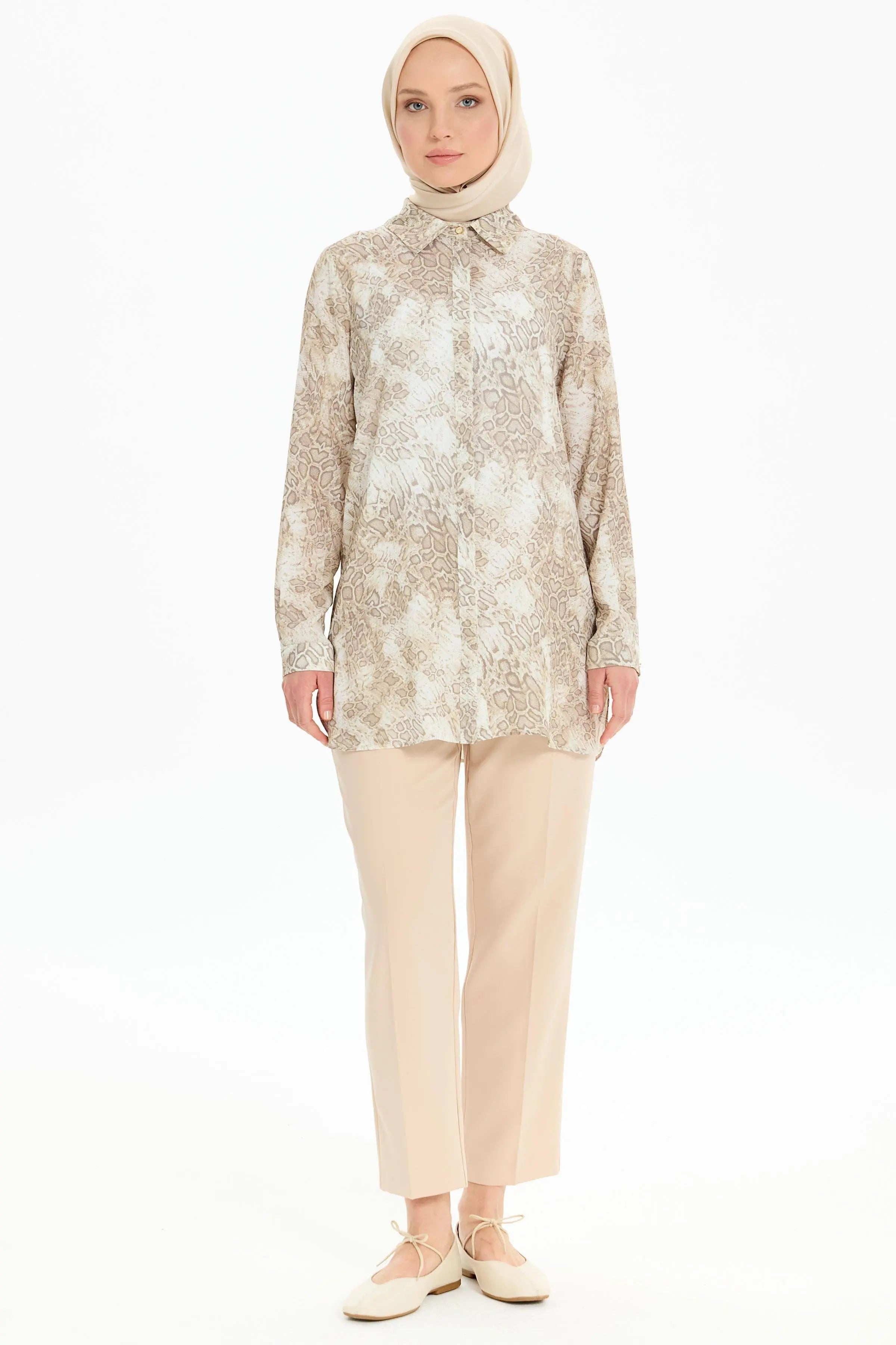 Desenli Gizli Patlı Gömlek - Bej TUGBA
