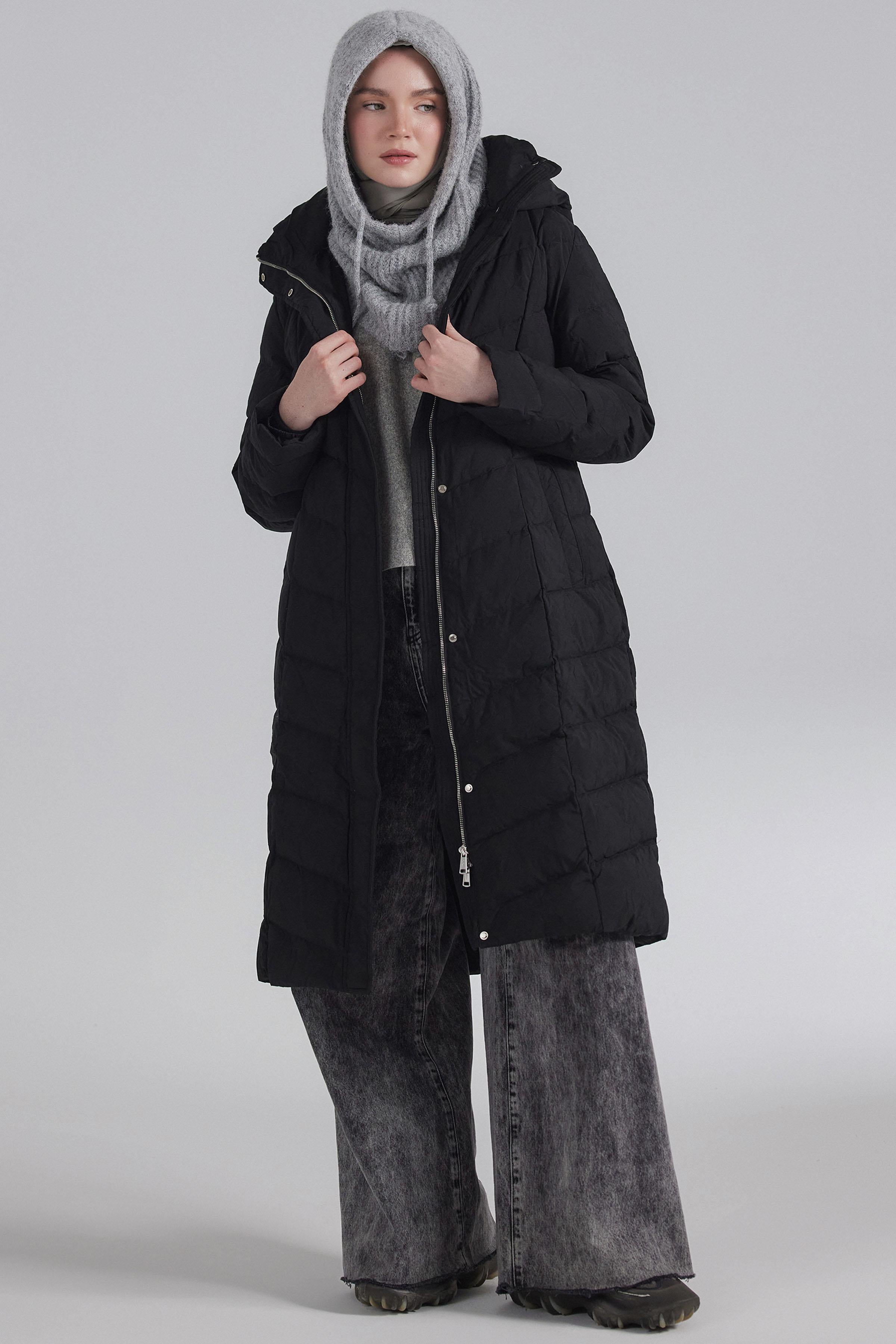 Desenli Kaz Tüyü Kaban - Siyah TUGBA