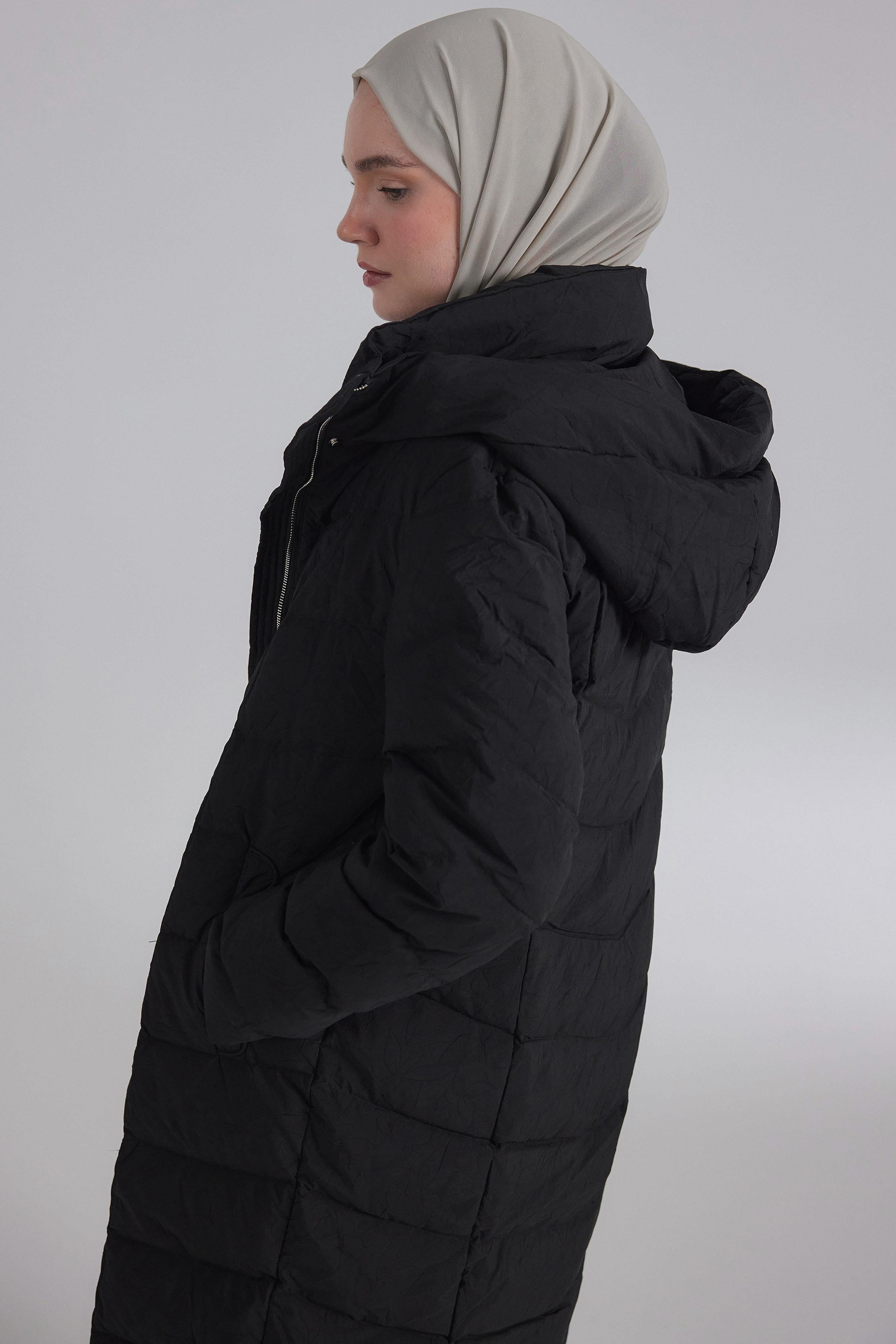 Desenli Kaz Tüyü Kaban - Siyah TUGBA