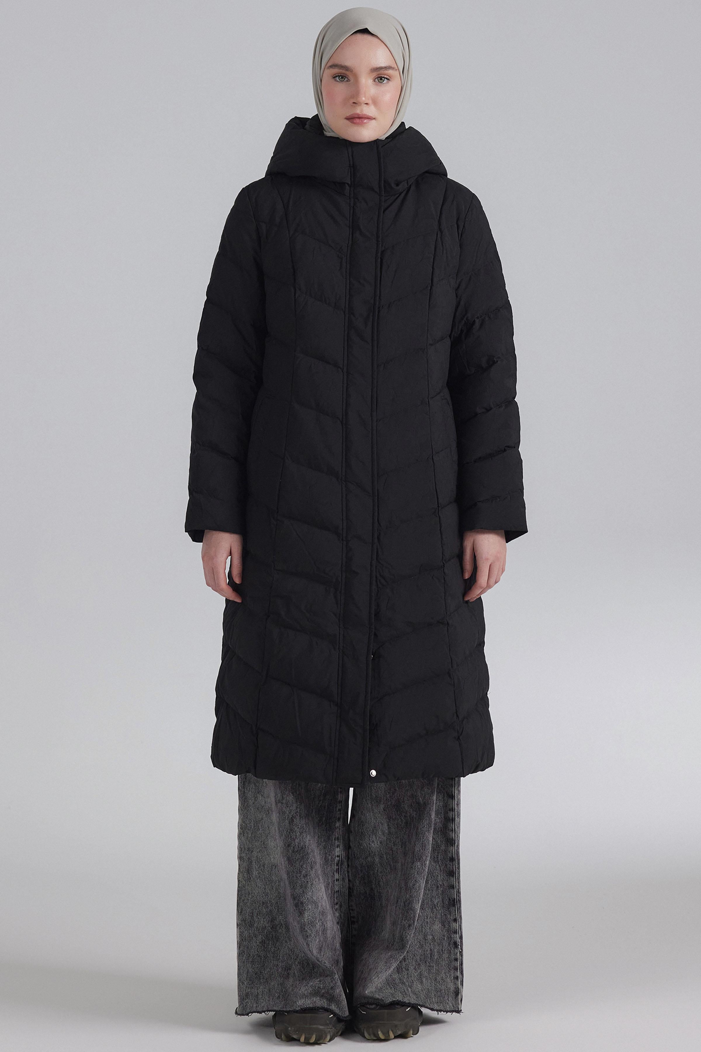 Desenli Kaz Tüyü Kaban - Siyah TUGBA