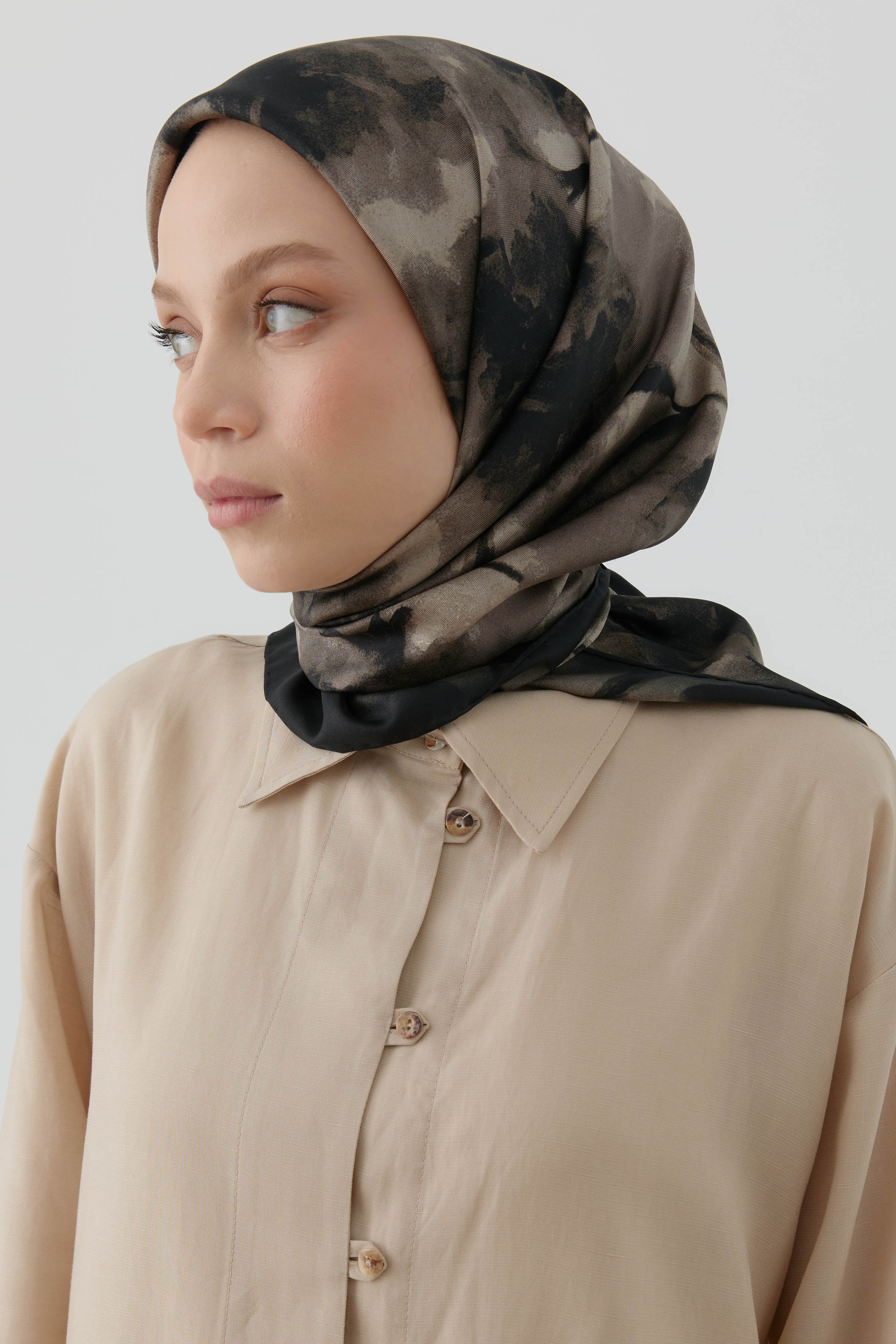 Desenli Twill İpek Eşarp - Kahve TUGBA