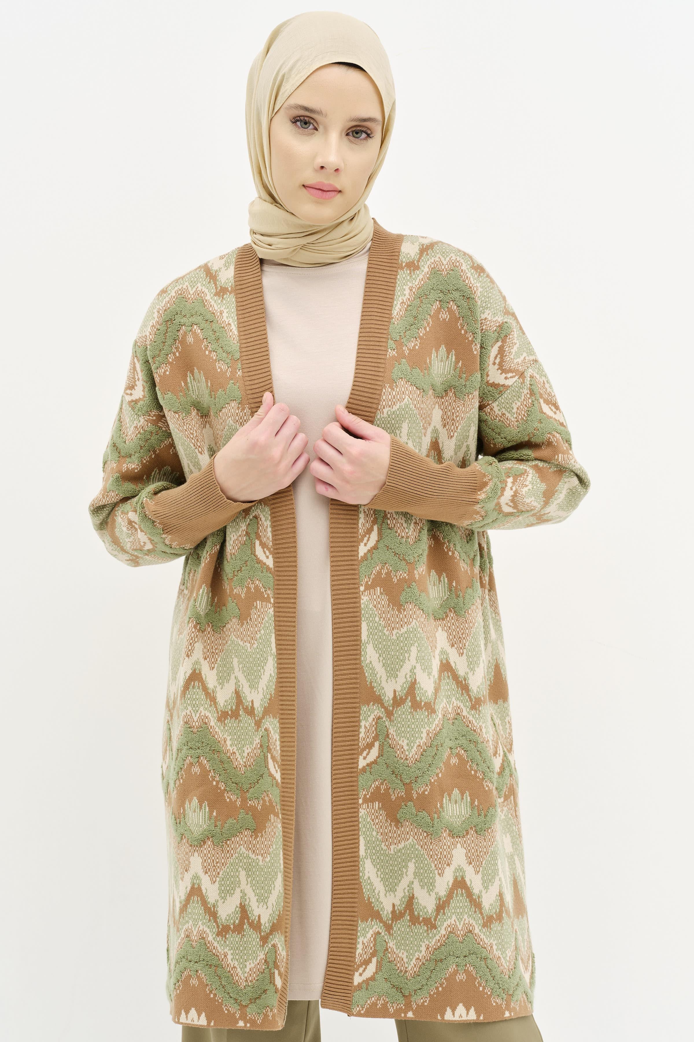 Desenli V Yaka Triko Hırka - Camel TUGBA