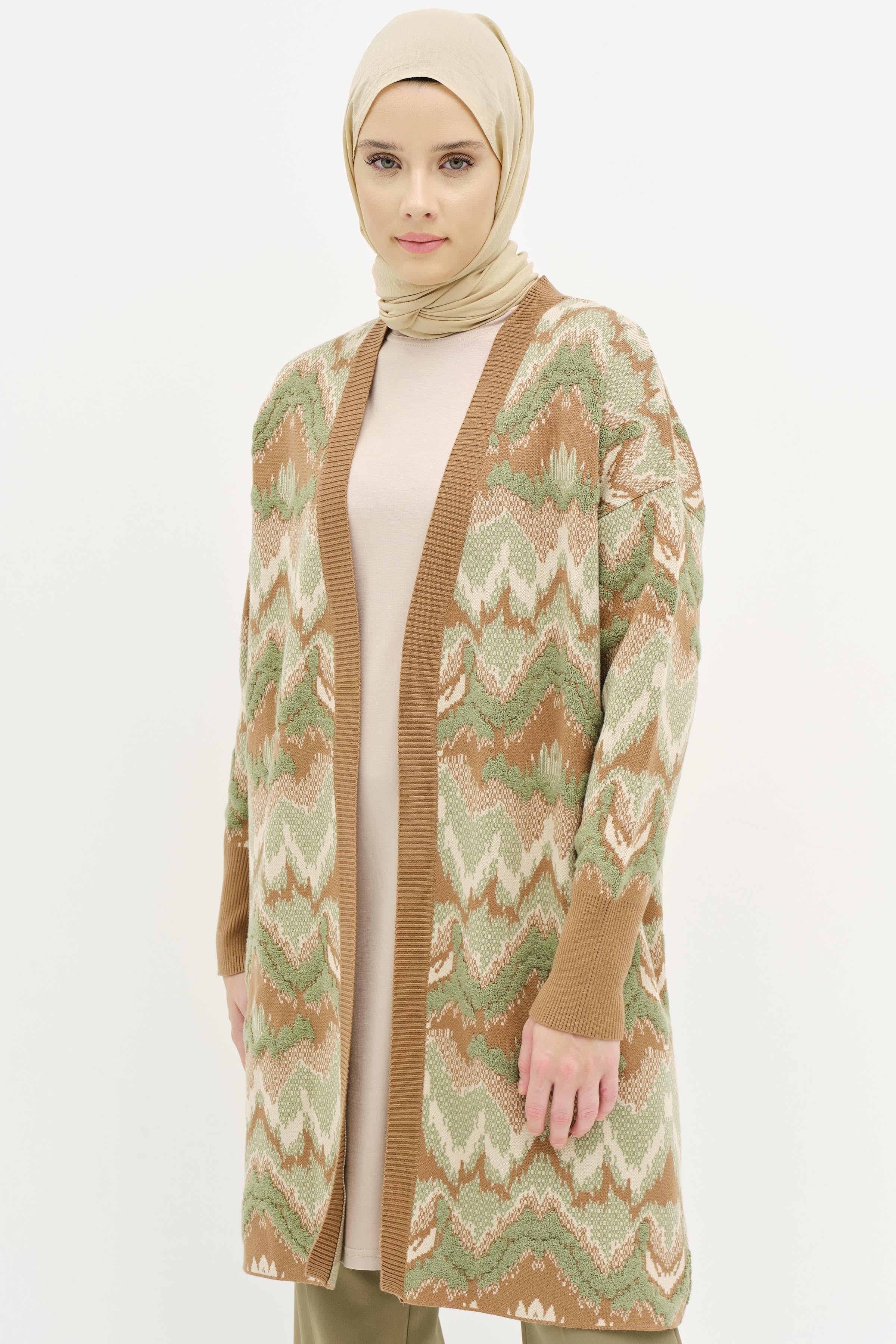 Desenli V Yaka Triko Hırka - Camel TUGBA