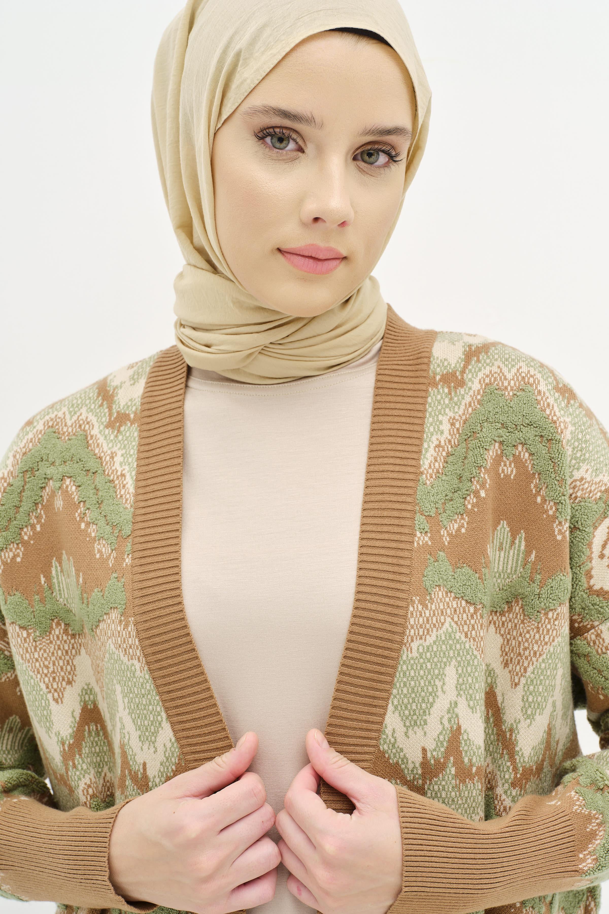 Desenli V Yaka Triko Hırka - Camel TUGBA