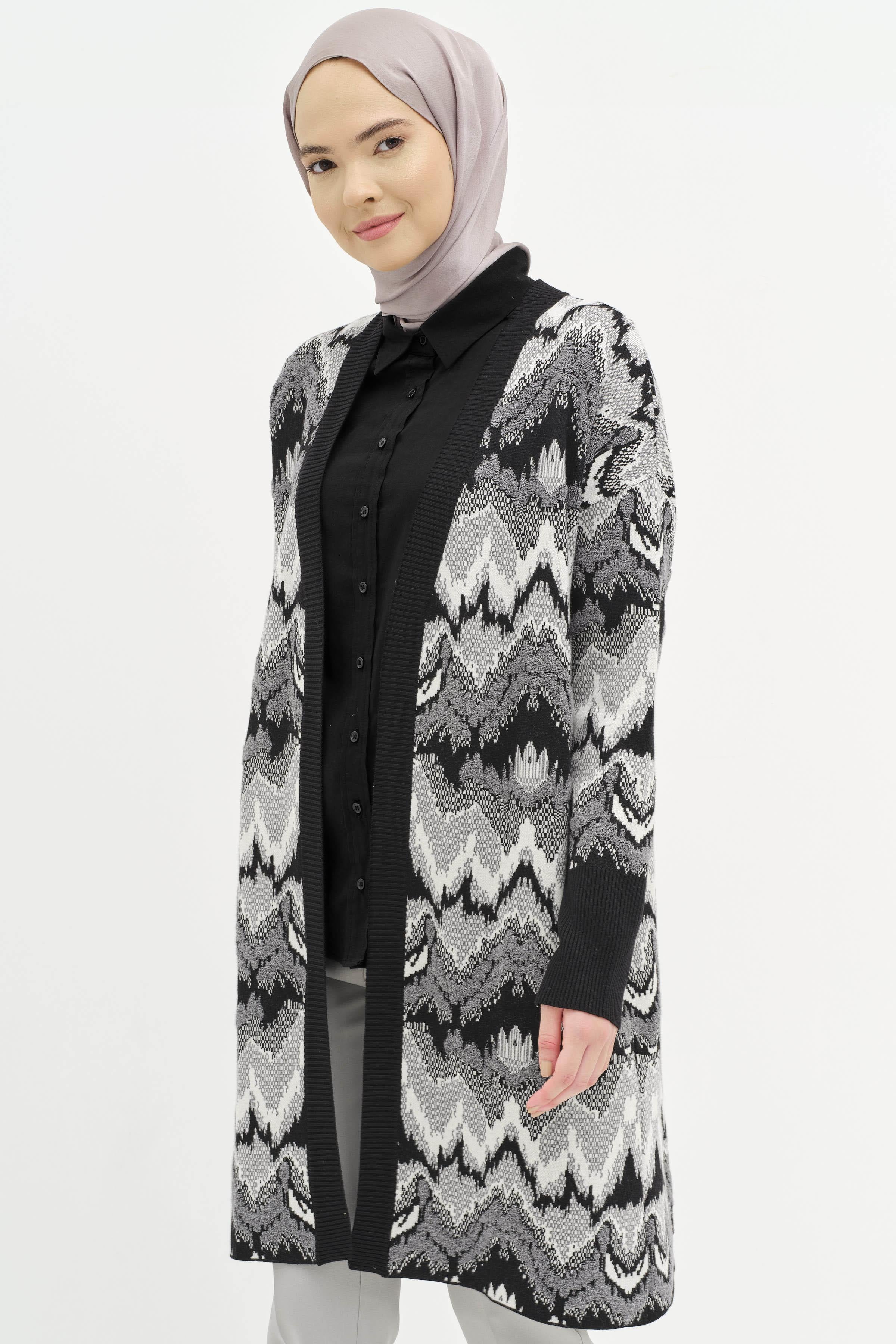 Desenli V Yaka Triko Hırka - Siyah TUGBA