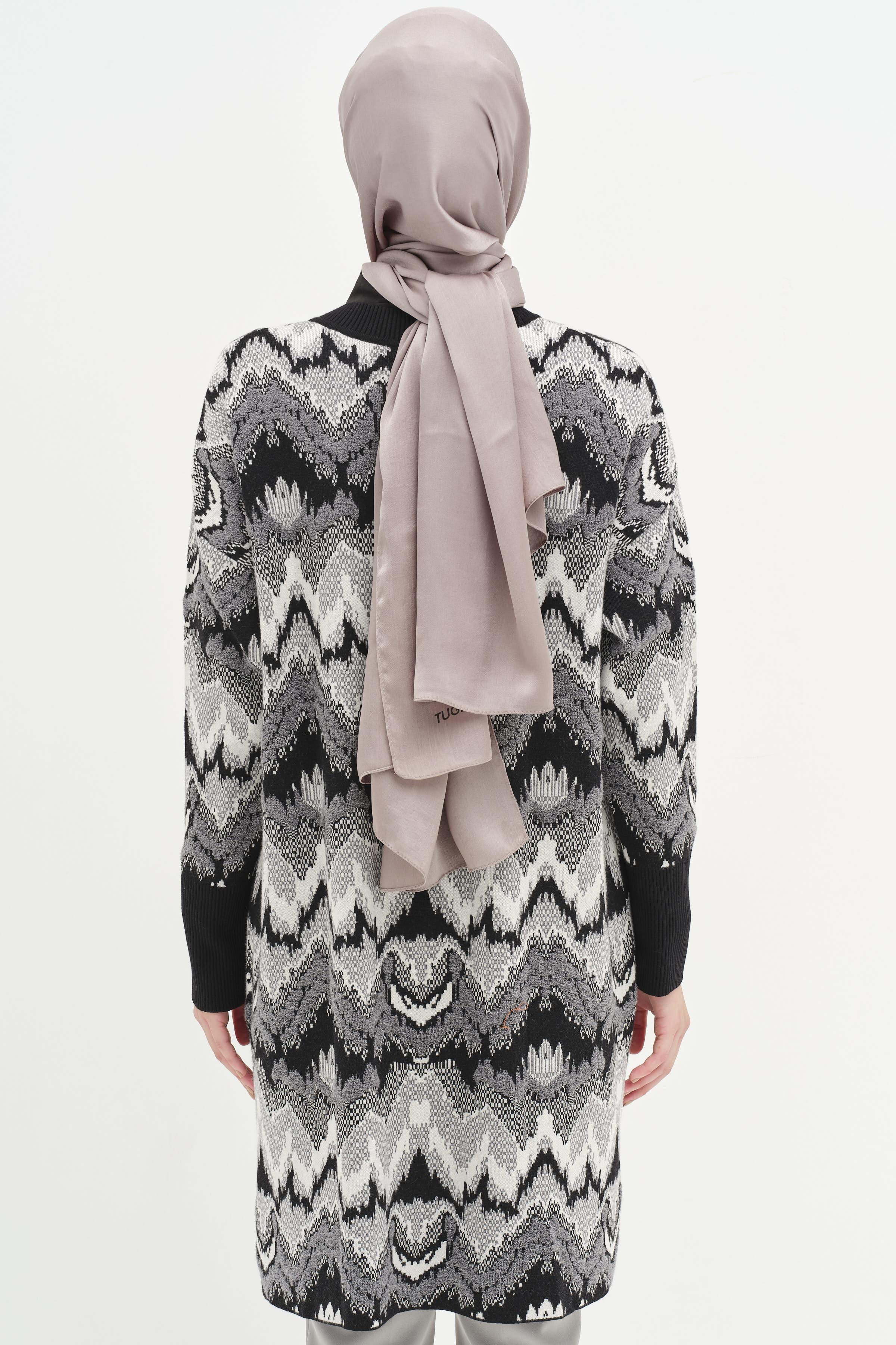 Desenli V Yaka Triko Hırka - Siyah TUGBA