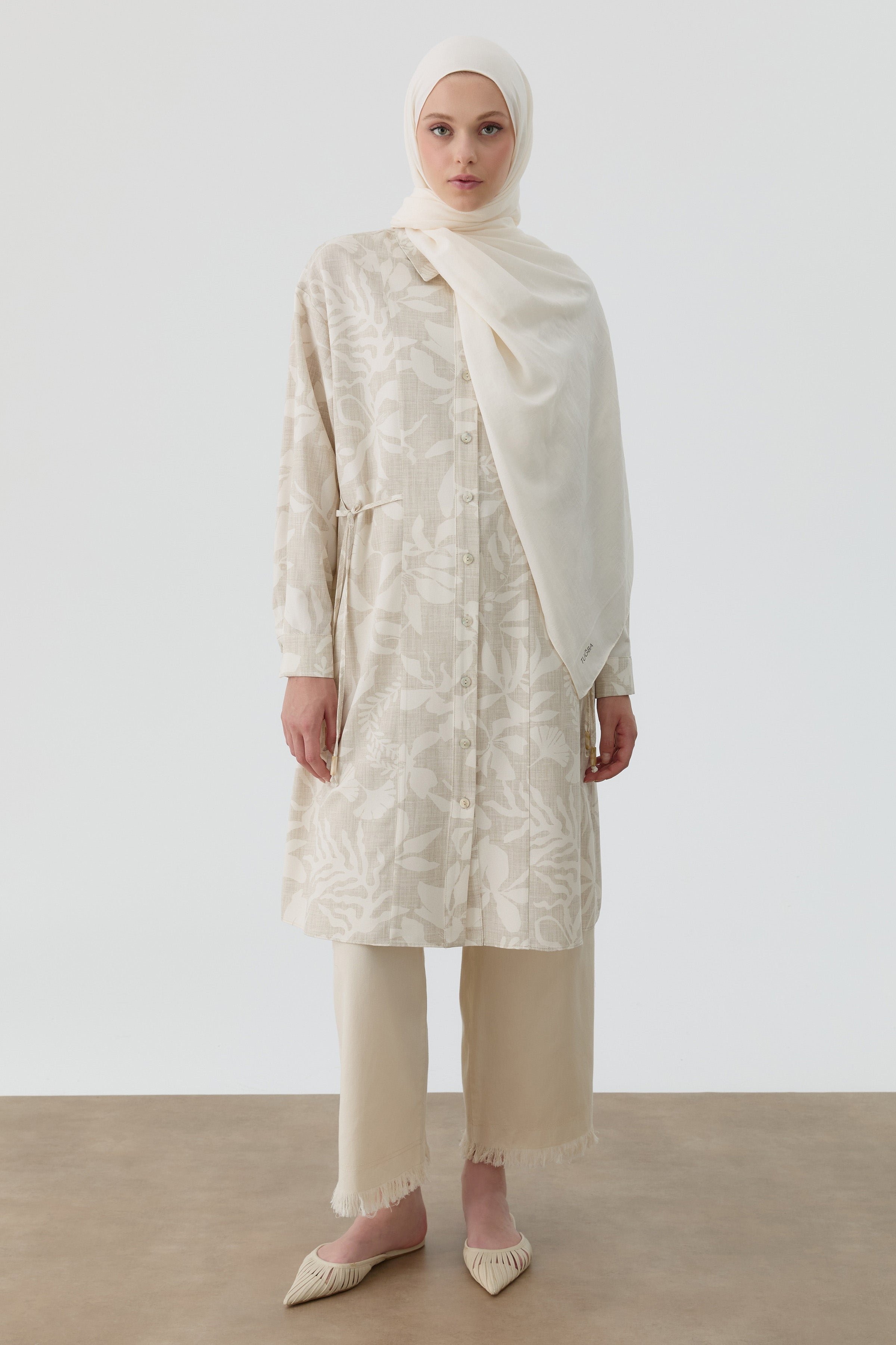 Desenli Yanlardan Bağlamalı Tunik - Bej TUGBA